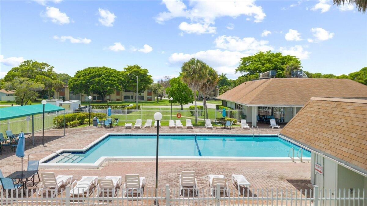 LAKEWOOD ON THE GREEN SEC 2 - Residential Lease