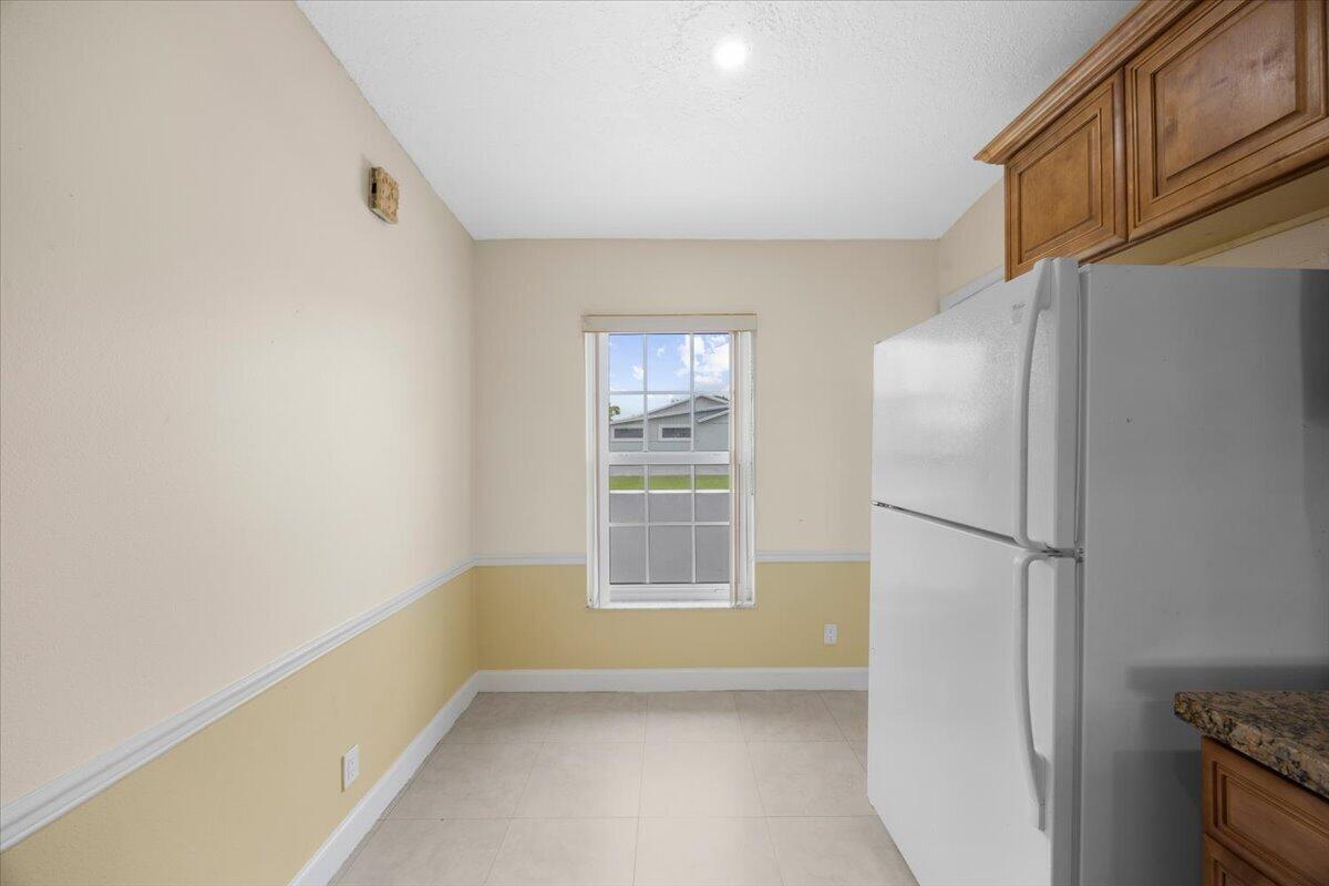LAKEWOOD ON THE GREEN SEC 2 - Residential Lease