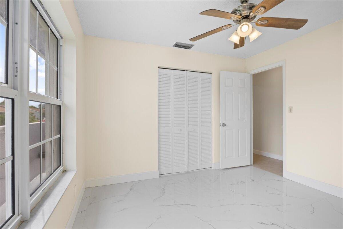 LAKEWOOD ON THE GREEN SEC 2 - Residential Lease