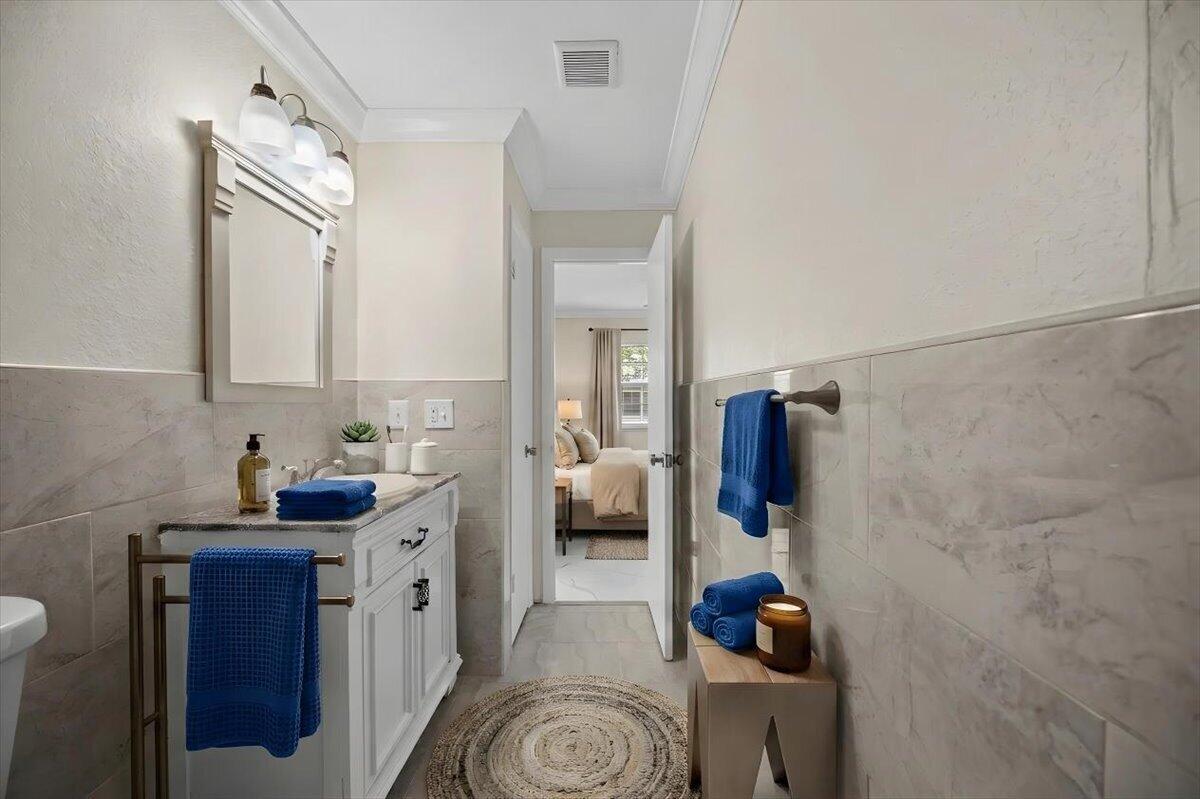 LAKEWOOD ON THE GREEN SEC 2 - Residential Lease