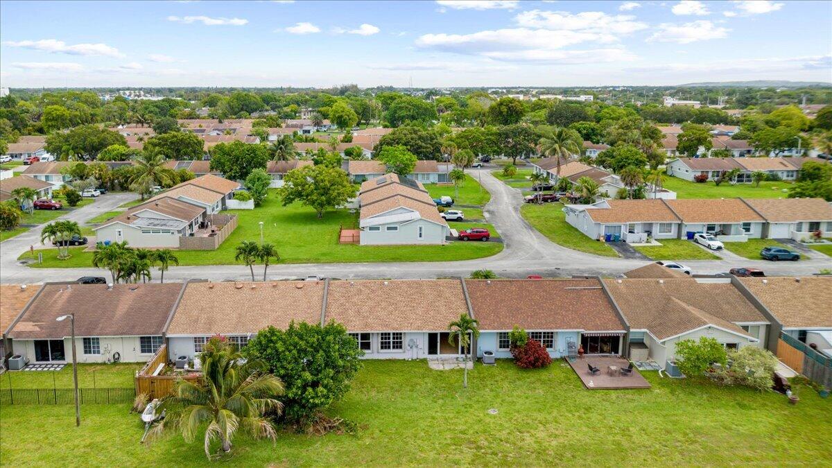 LAKEWOOD ON THE GREEN SEC 2 - Residential Lease