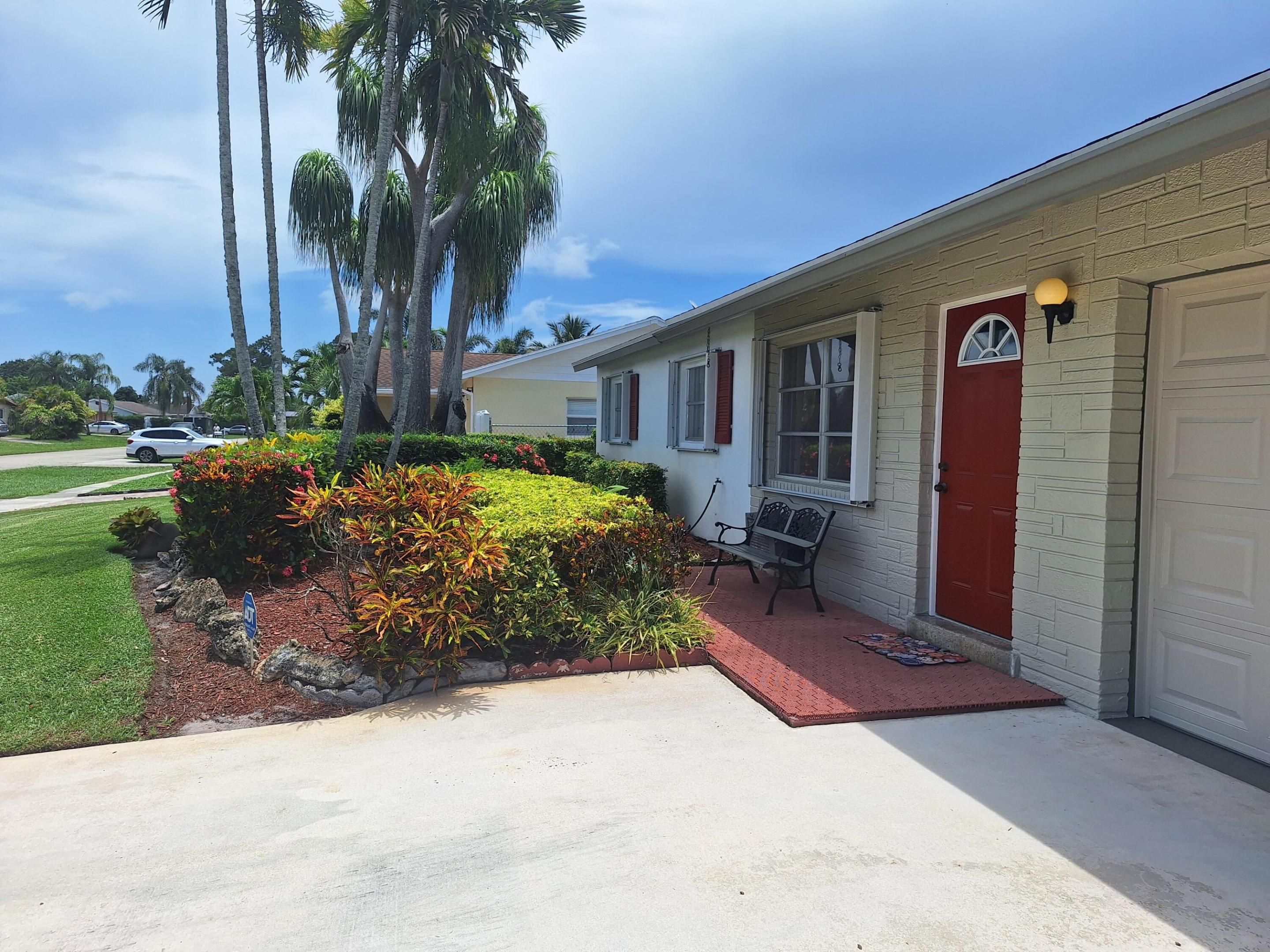 ROYAL PINES - Residential