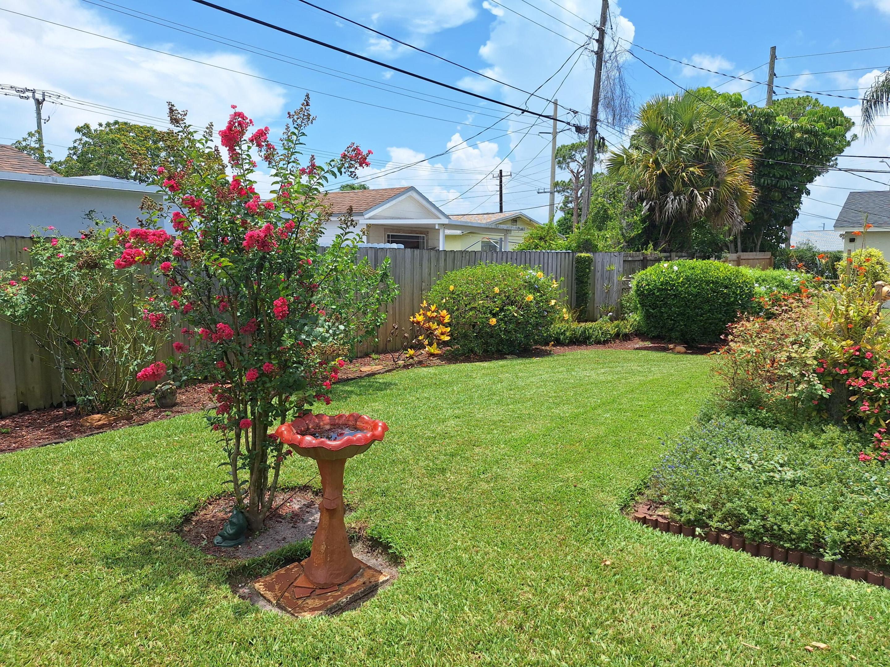ROYAL PINES - Residential