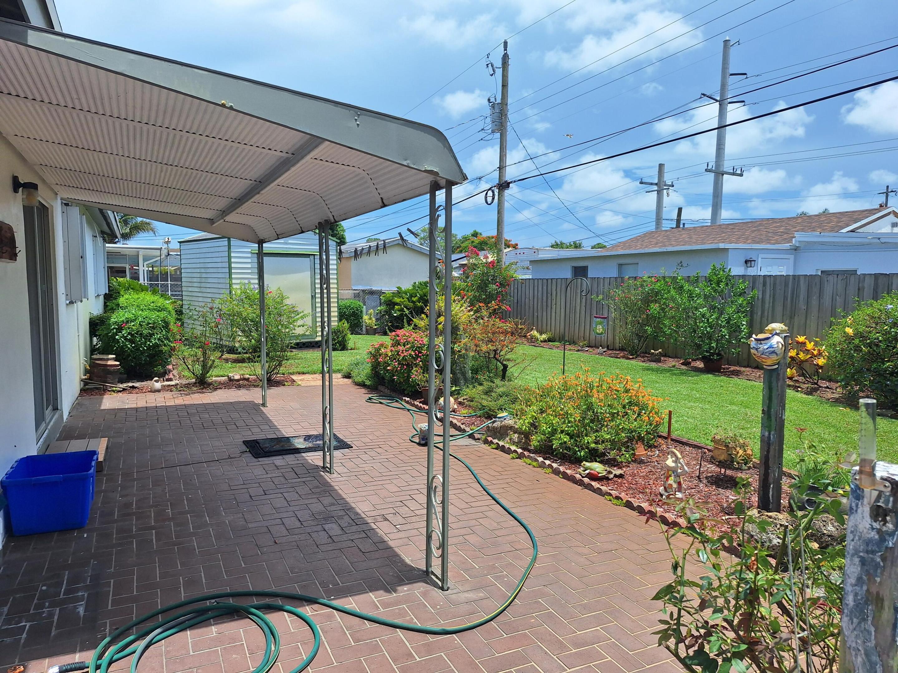 ROYAL PINES - Residential