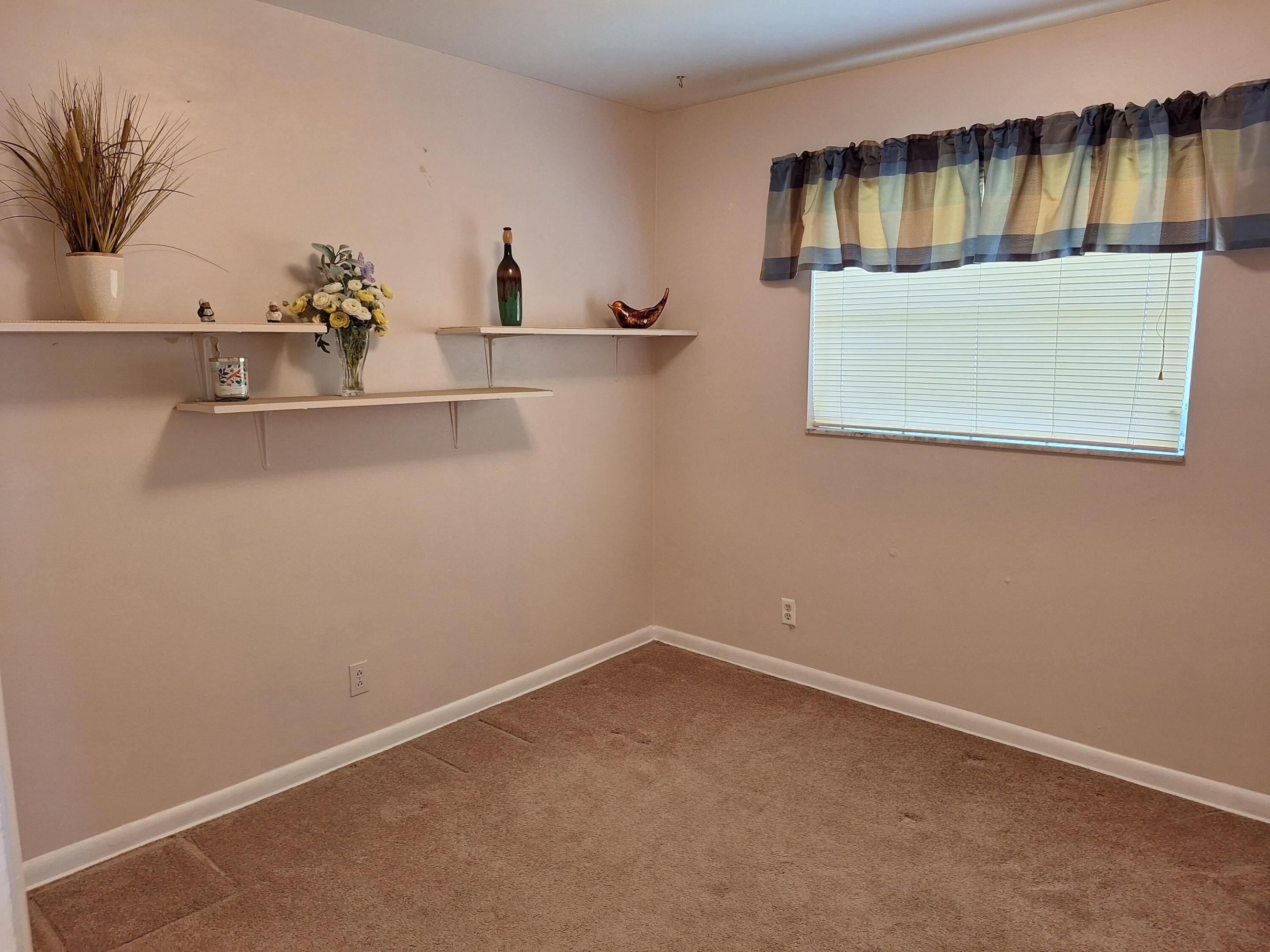 ROYAL PINES - Residential