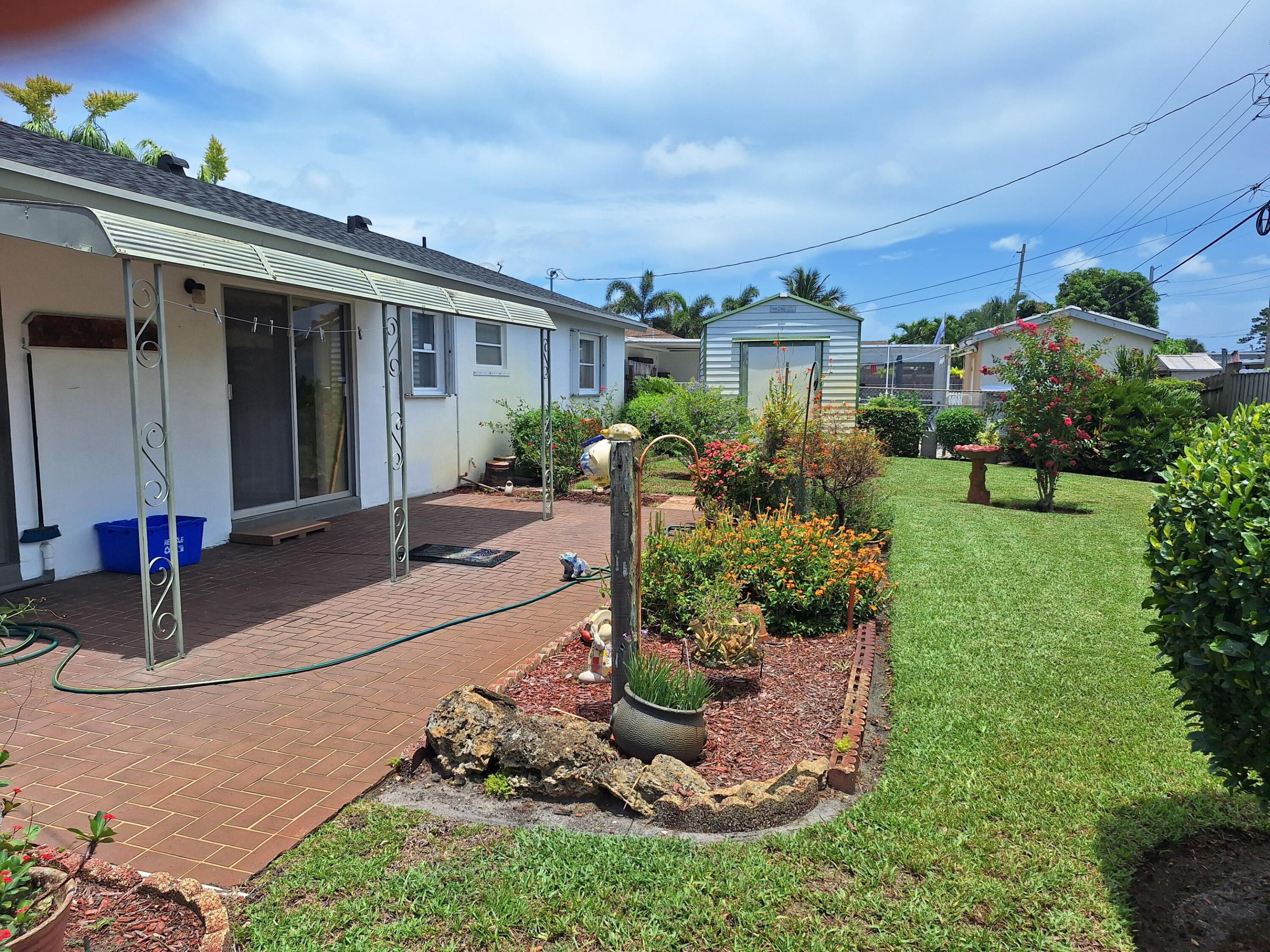 ROYAL PINES - Residential