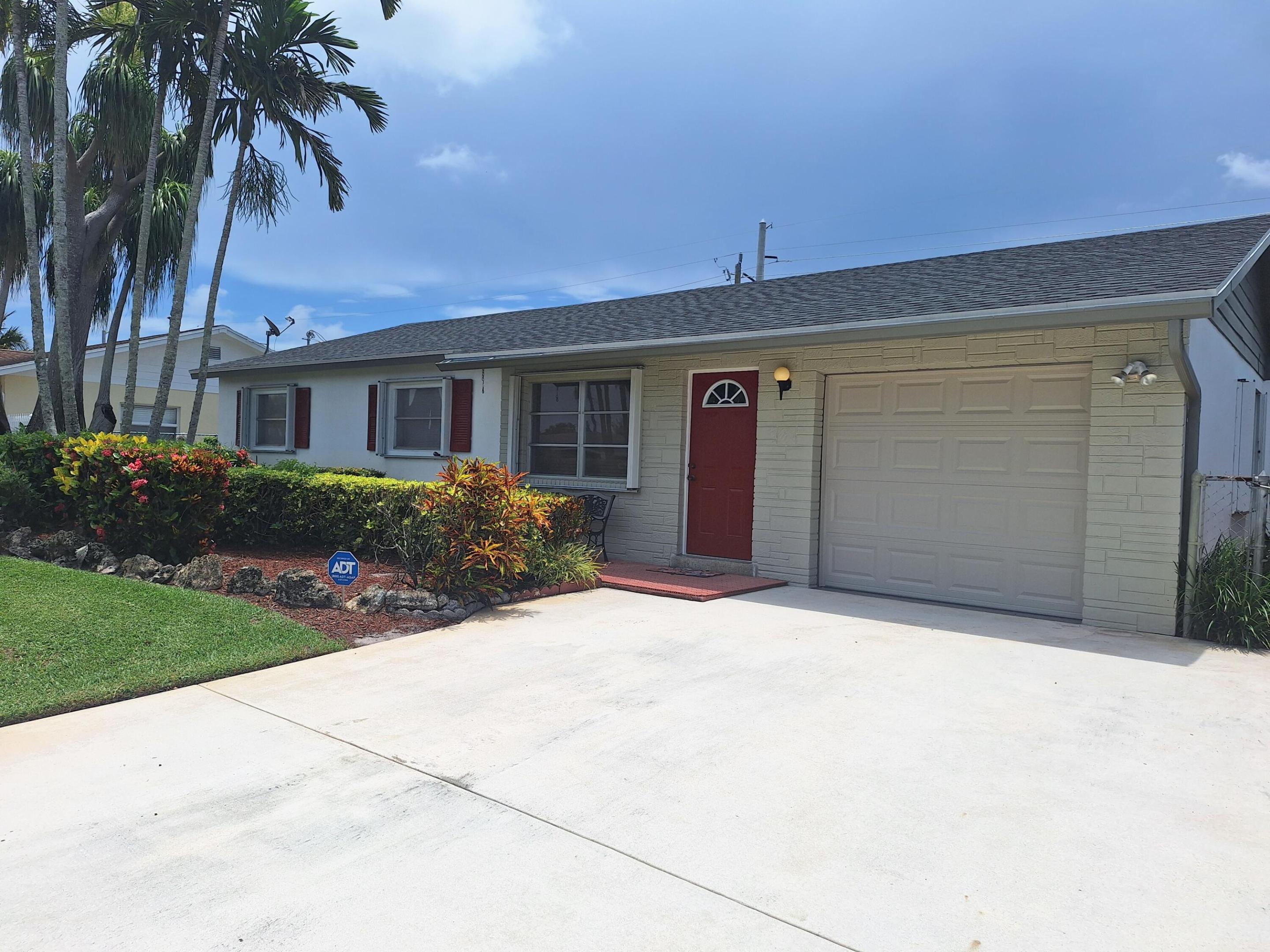 ROYAL PINES - Residential