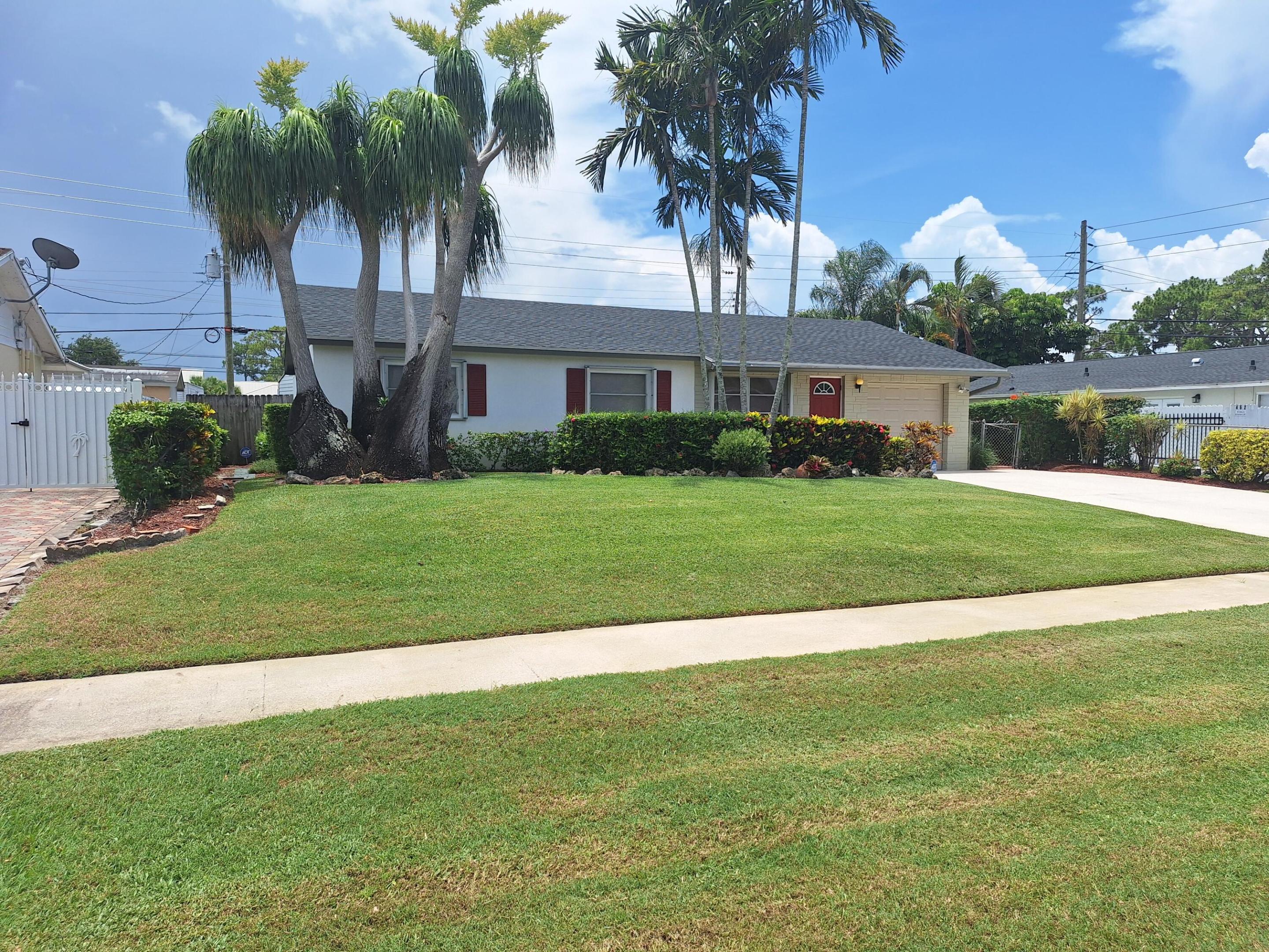 ROYAL PINES - Residential