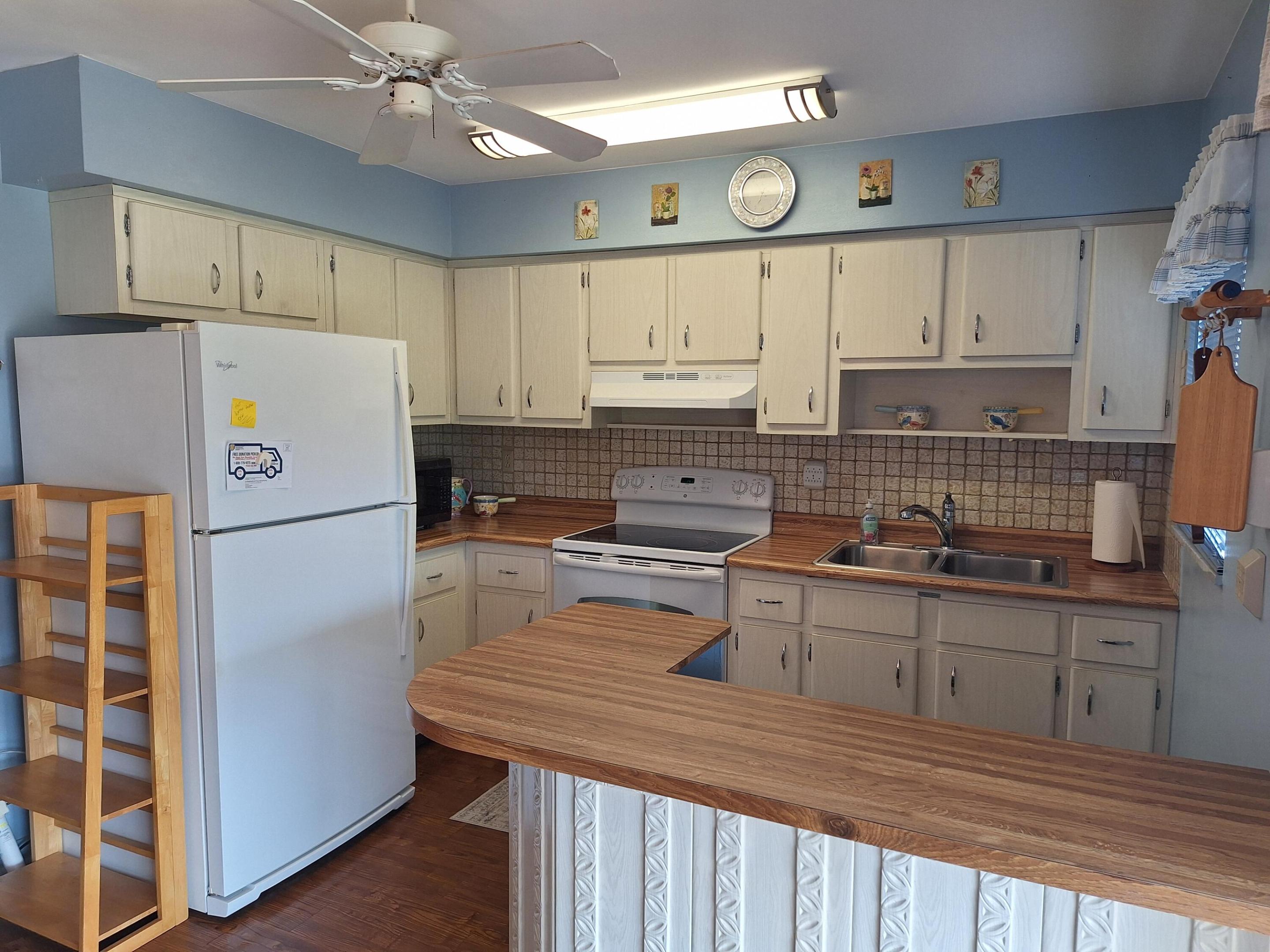 ROYAL PINES - Residential