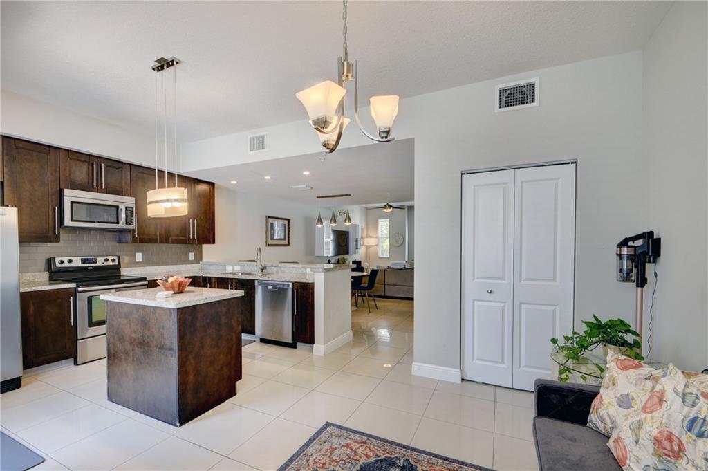 Peninsula on the Intracoa - Residential