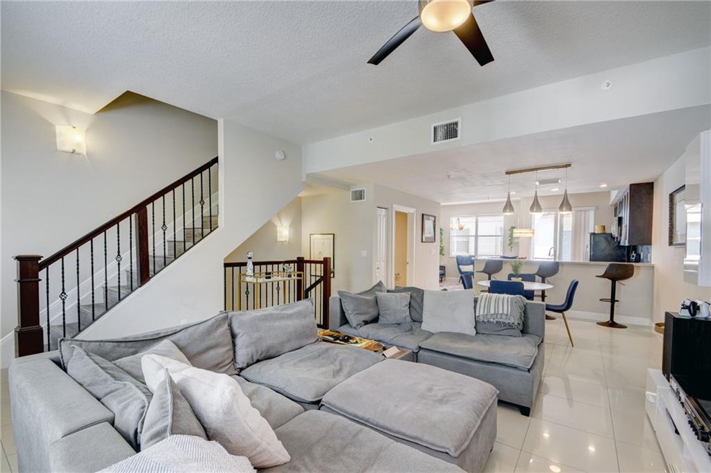Peninsula on the Intracoa - Residential