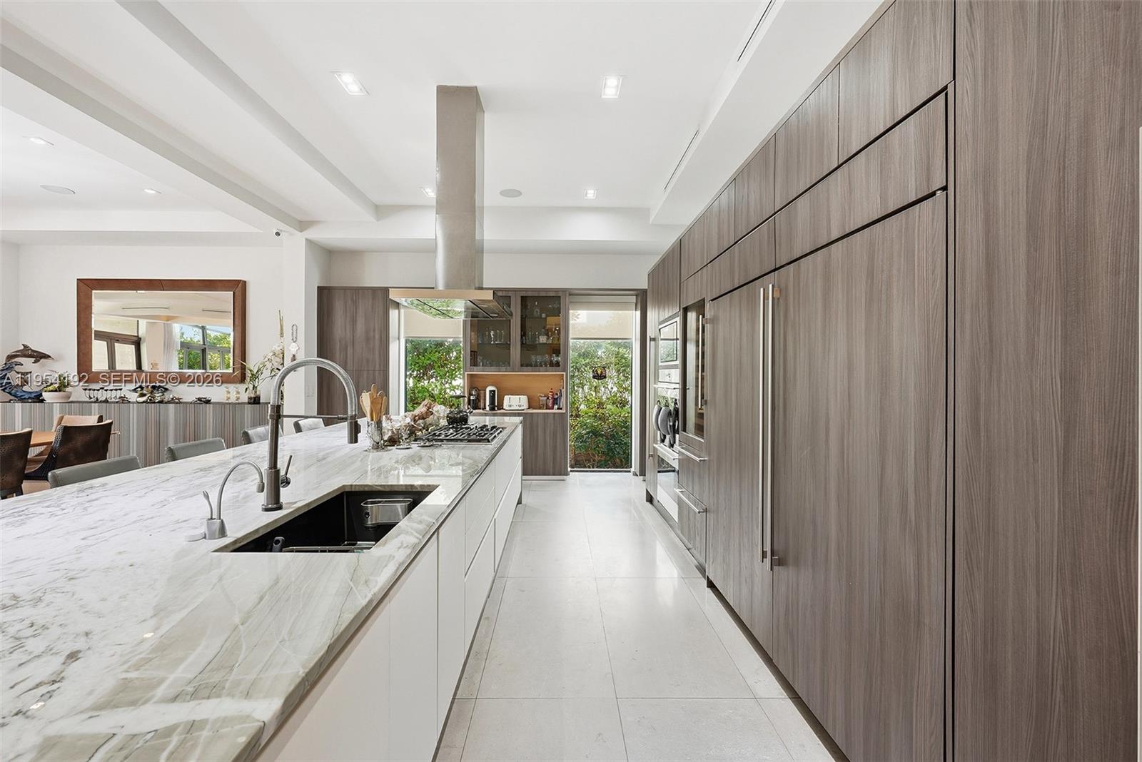 GOLDEN BEACH SEC E - Residential