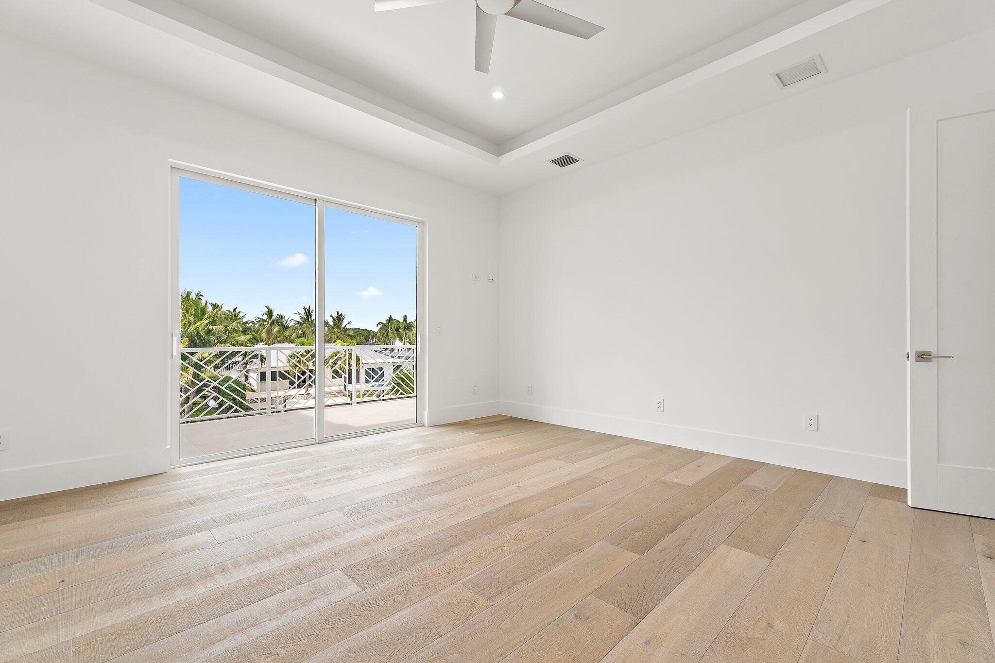 COUNTRY CLUB POINT - Residential