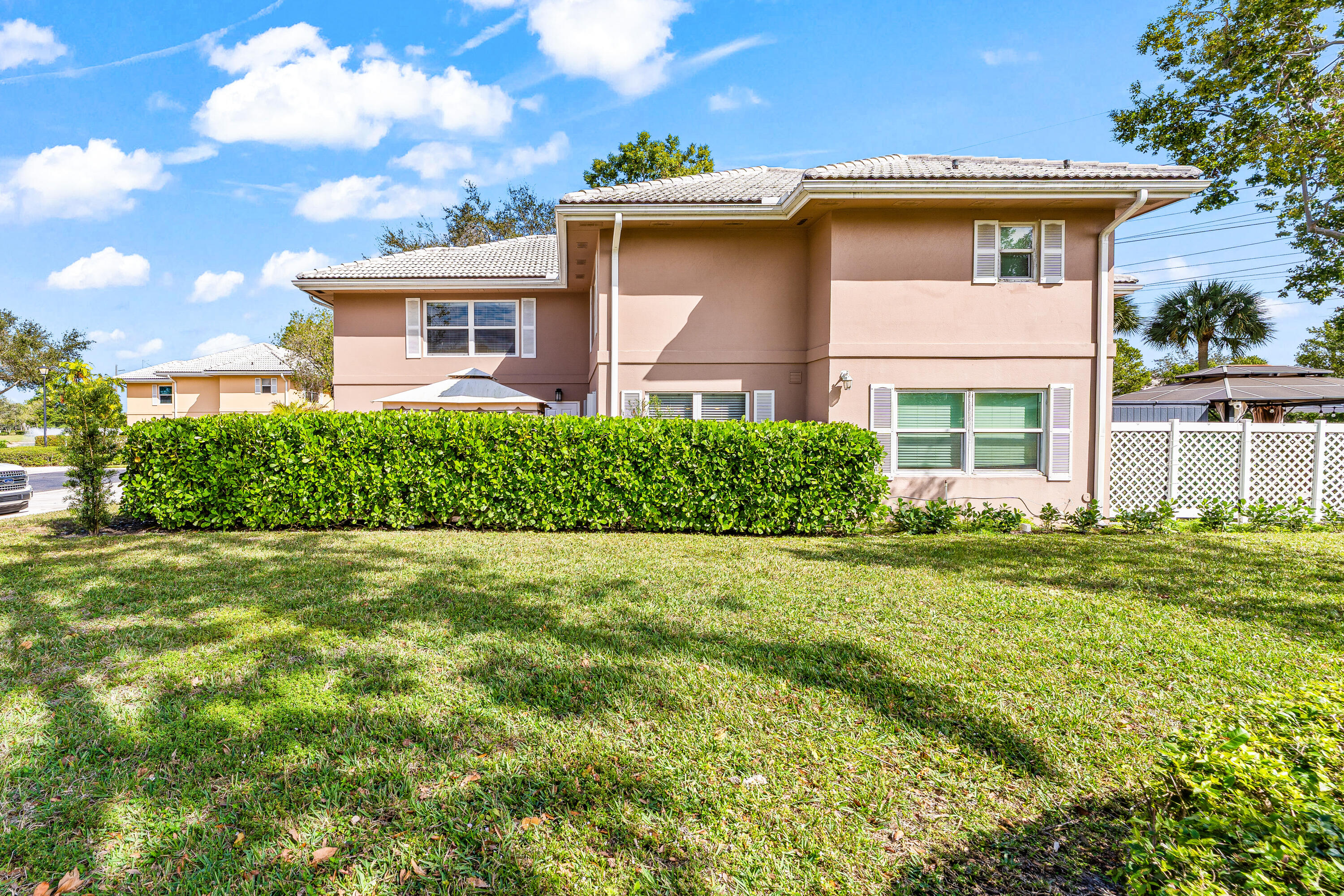 STAMFORD AT THE VILLAGES - Residential