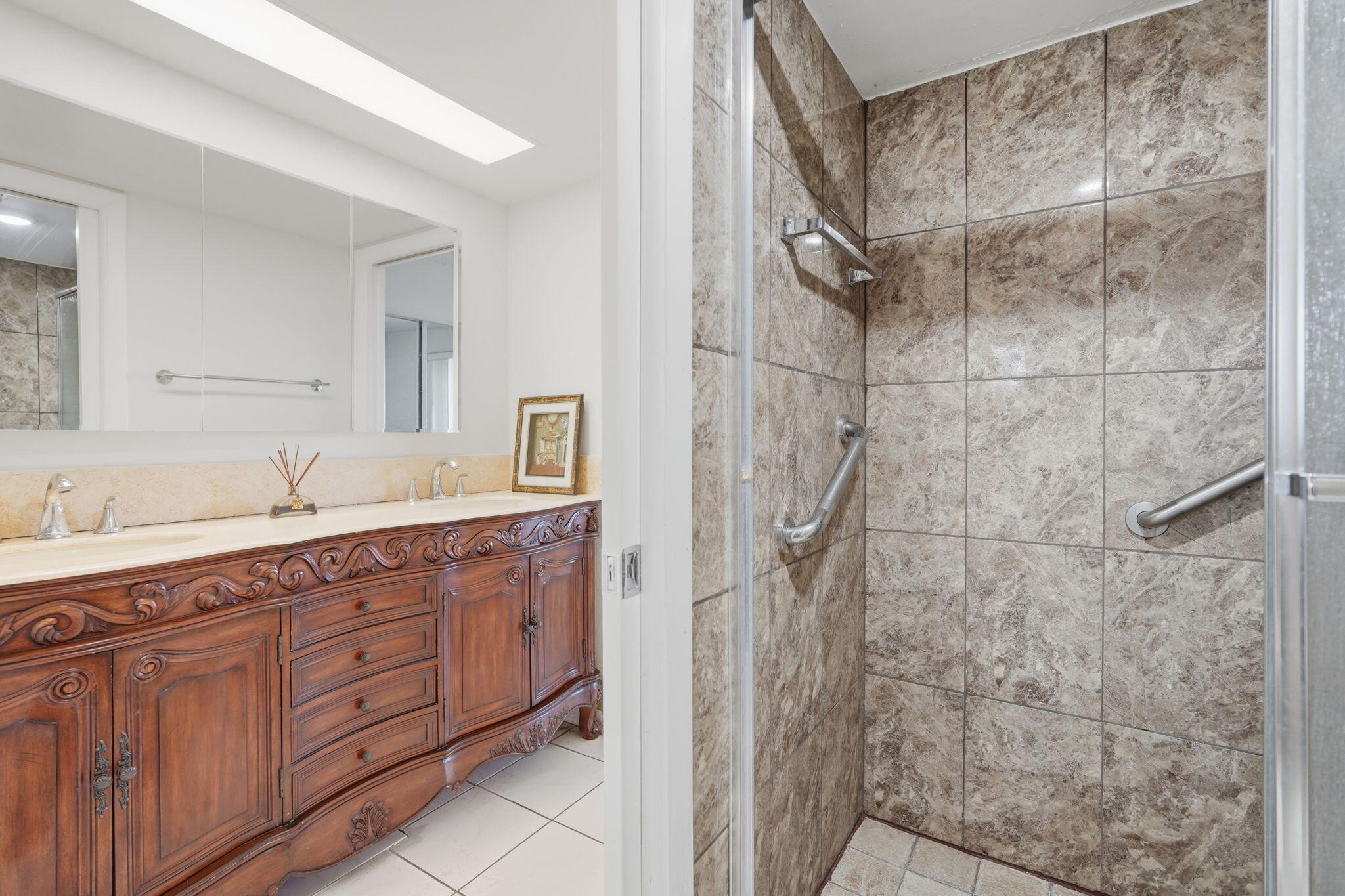 LAKE CLARKE GARDENS CONDO 18 - Residential