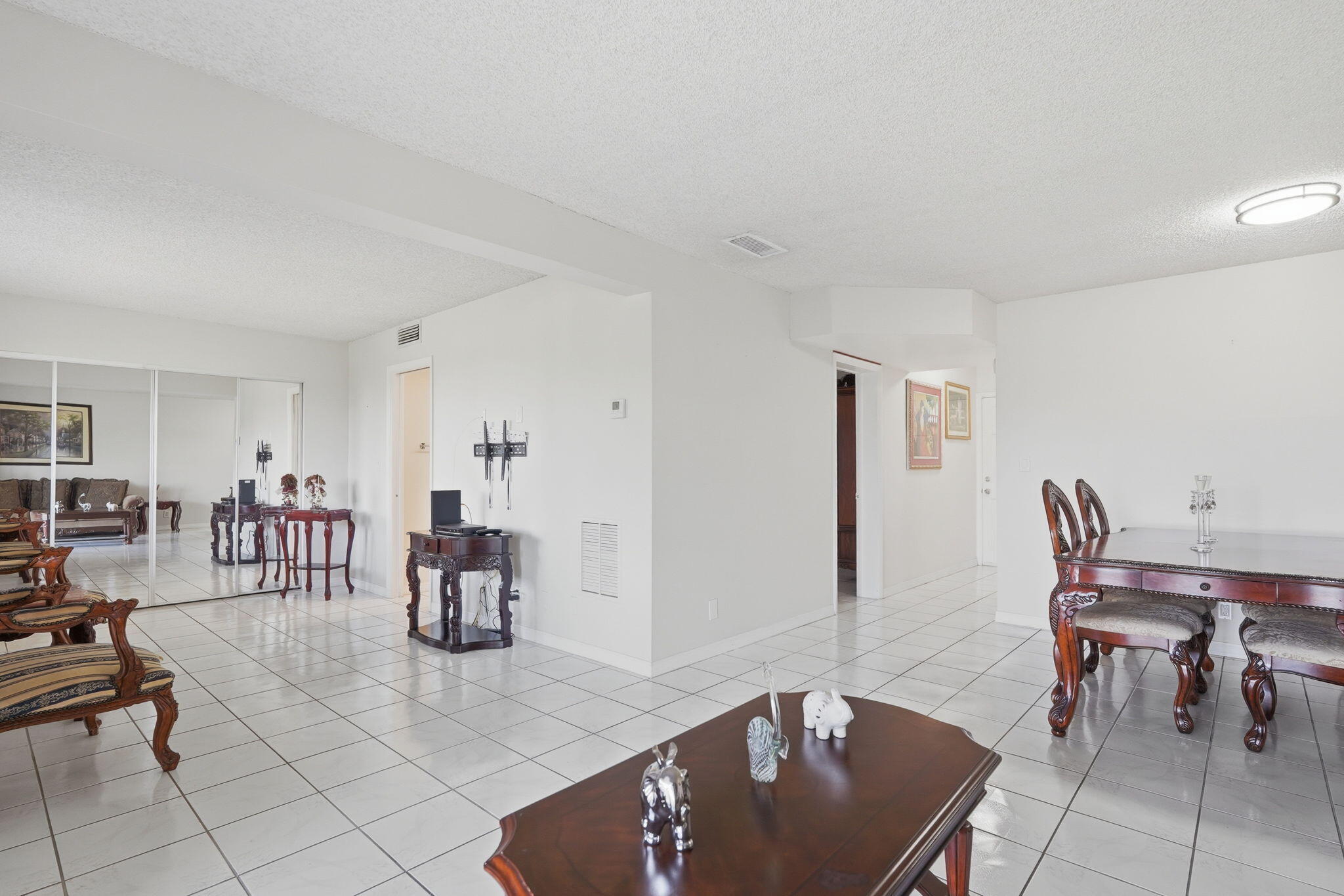 LAKE CLARKE GARDENS CONDO 18 - Residential