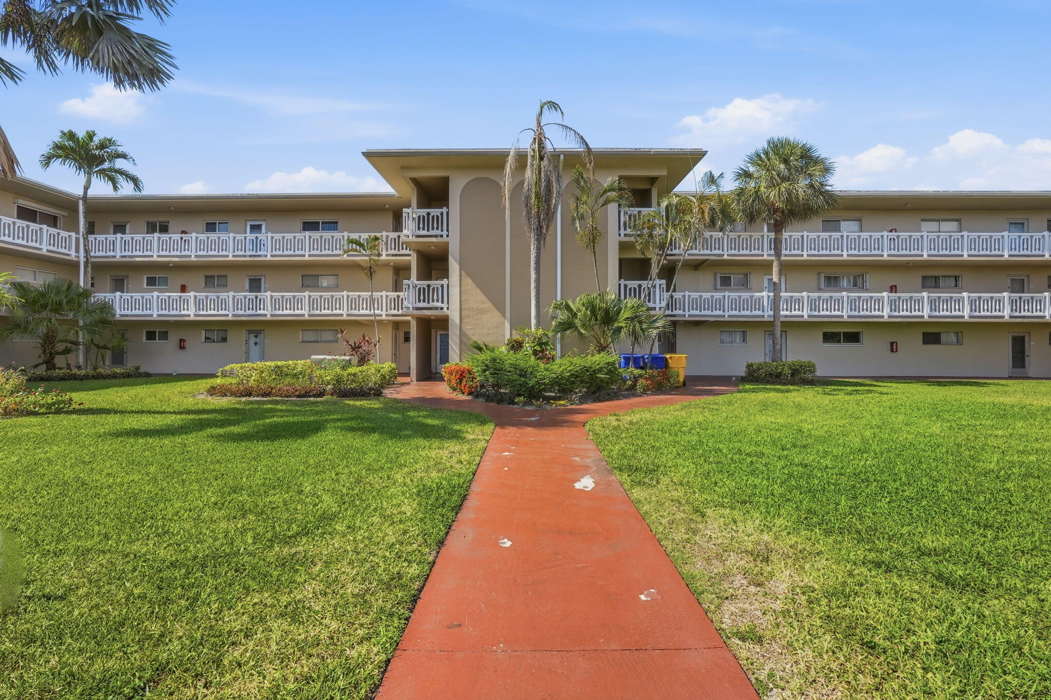 LAKE CLARKE GARDENS CONDO 18 - Residential