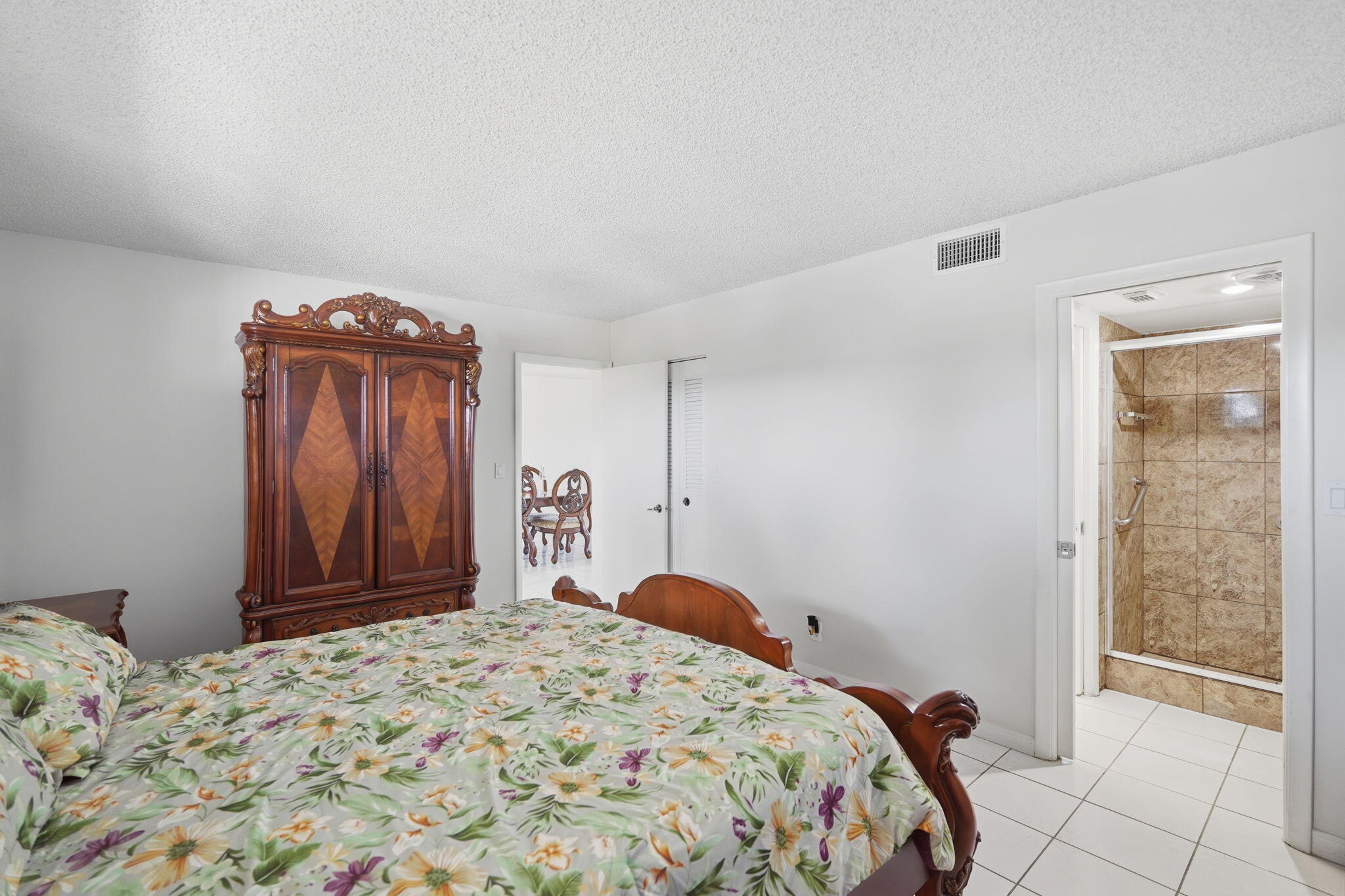 LAKE CLARKE GARDENS CONDO 18 - Residential