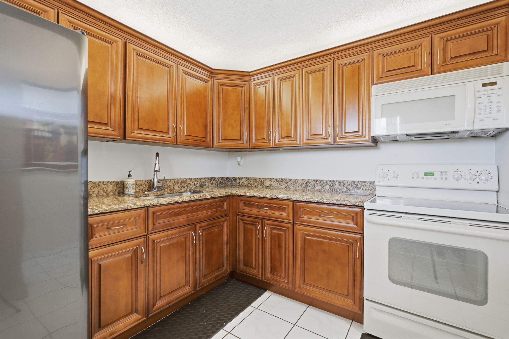 LAKE CLARKE GARDENS CONDO 18 - Residential