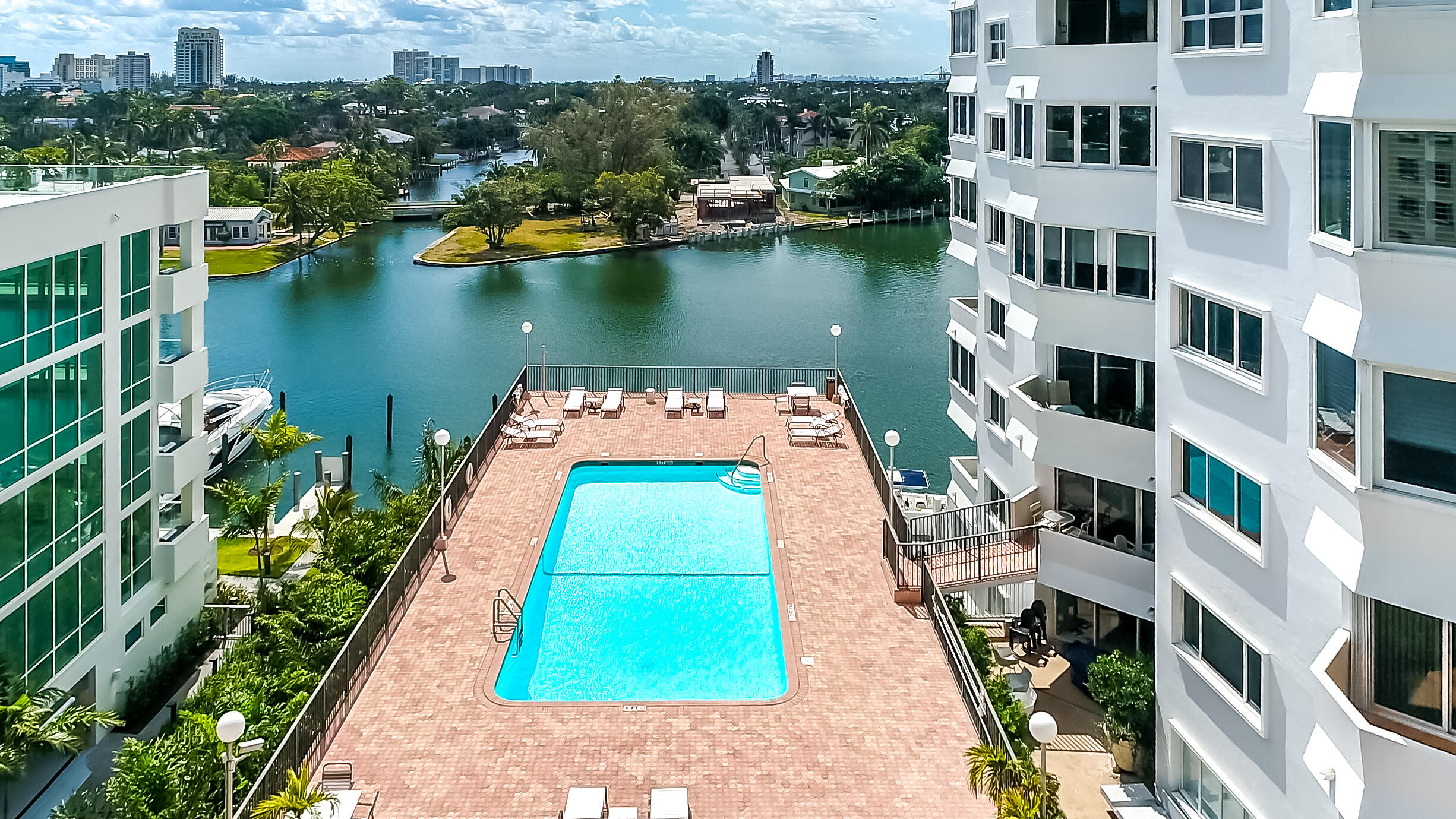 FOUR SEASONS CONDO - Residential