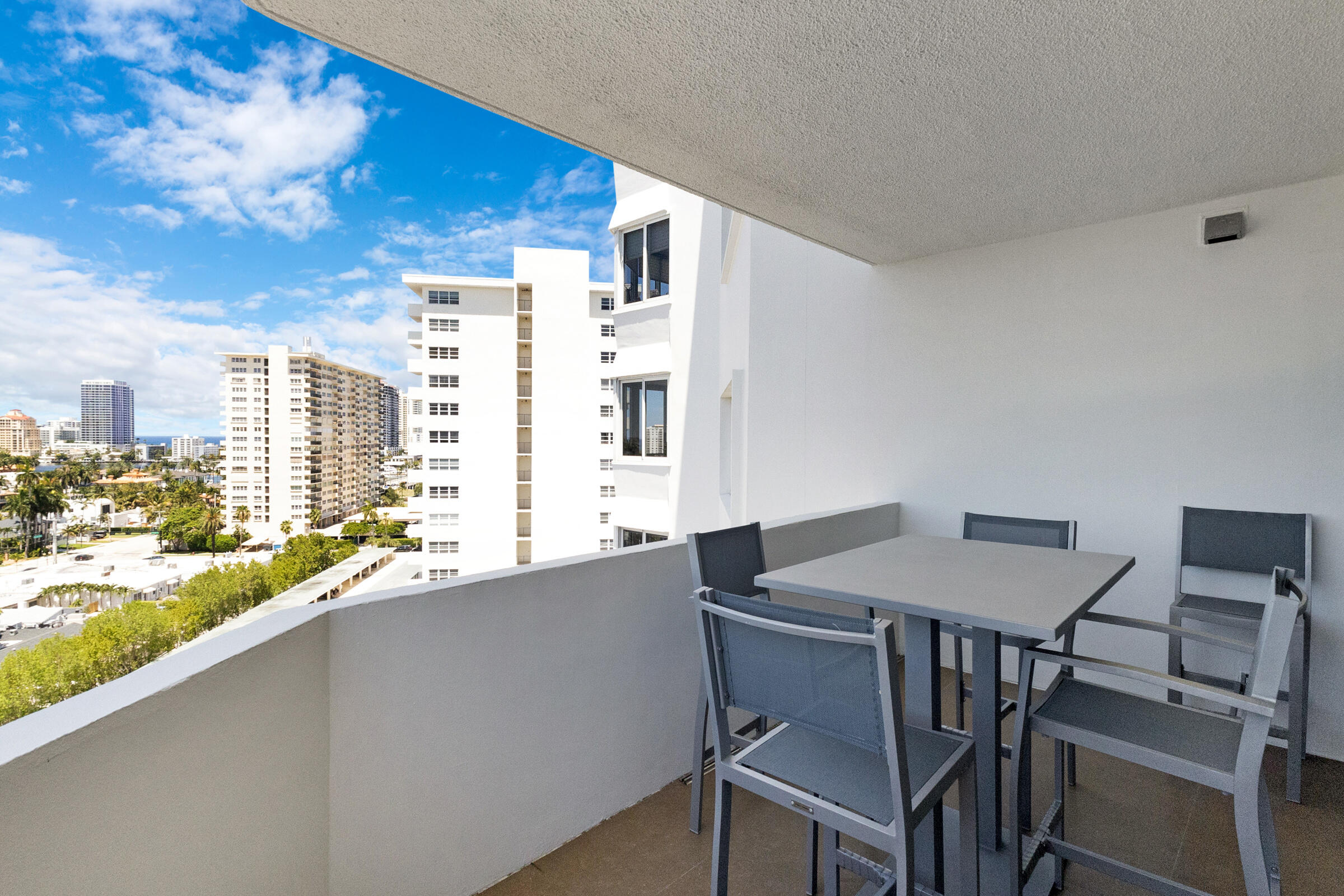 FOUR SEASONS CONDO - Residential