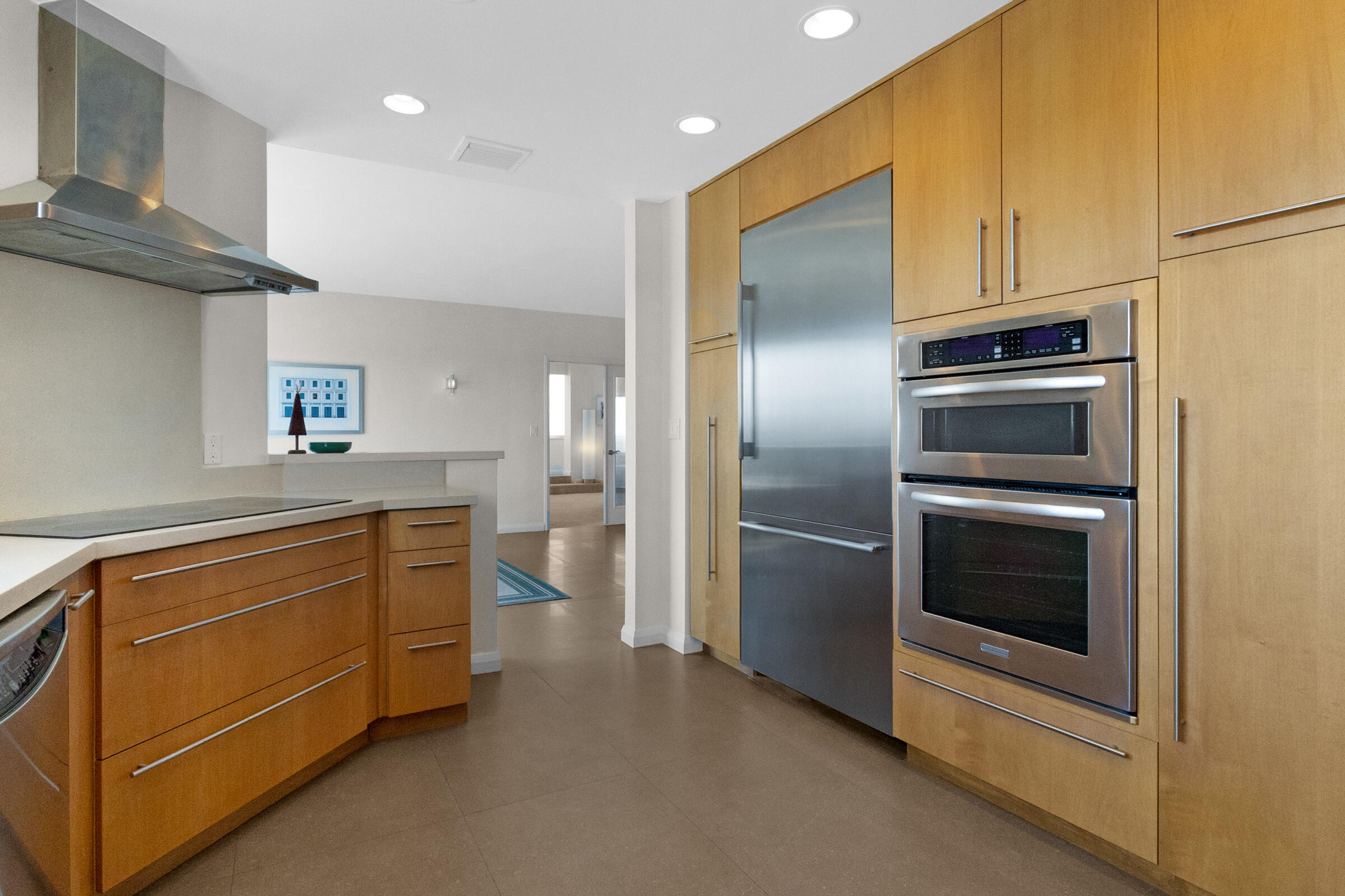 FOUR SEASONS CONDO - Residential