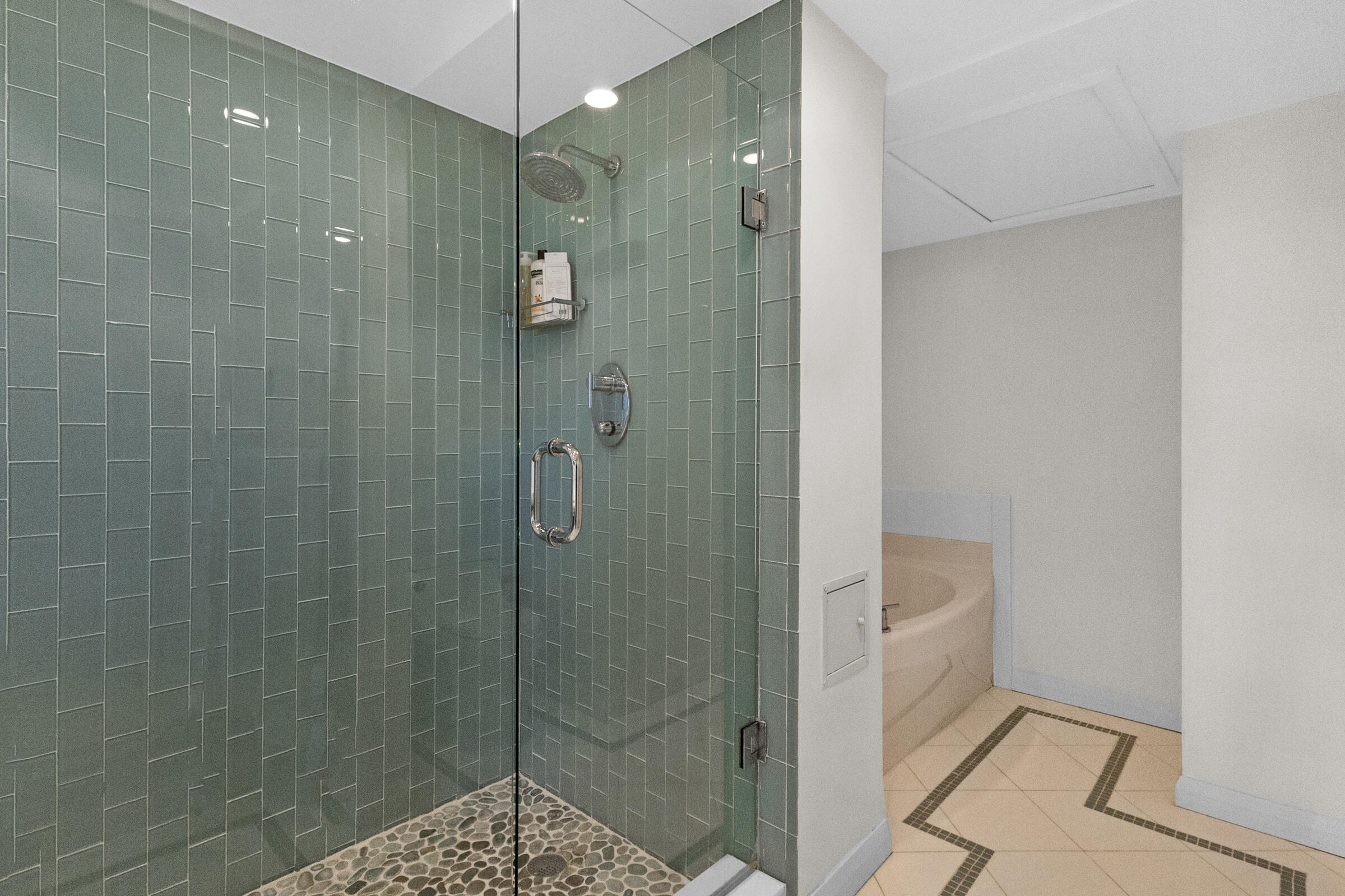 FOUR SEASONS CONDO - Residential