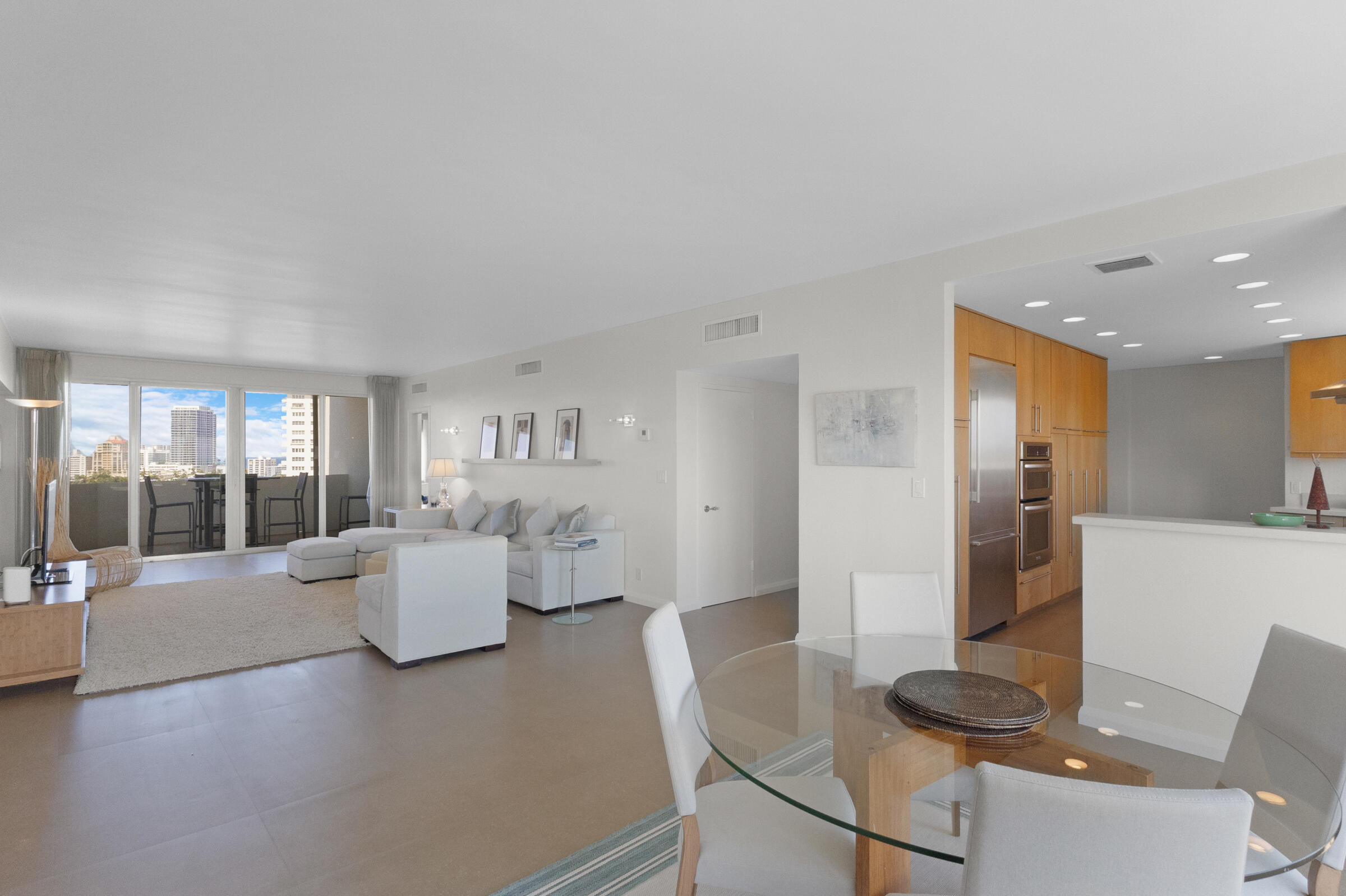 FOUR SEASONS CONDO - Residential