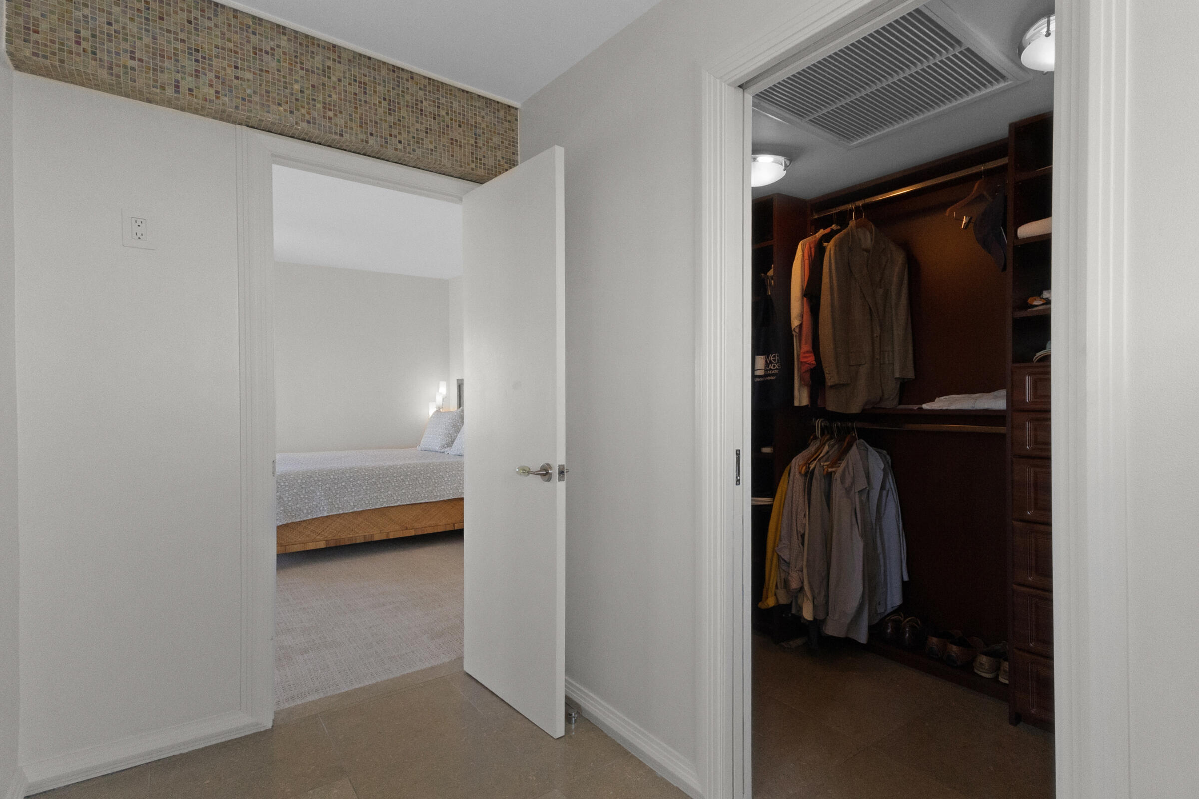 FOUR SEASONS CONDO - Residential