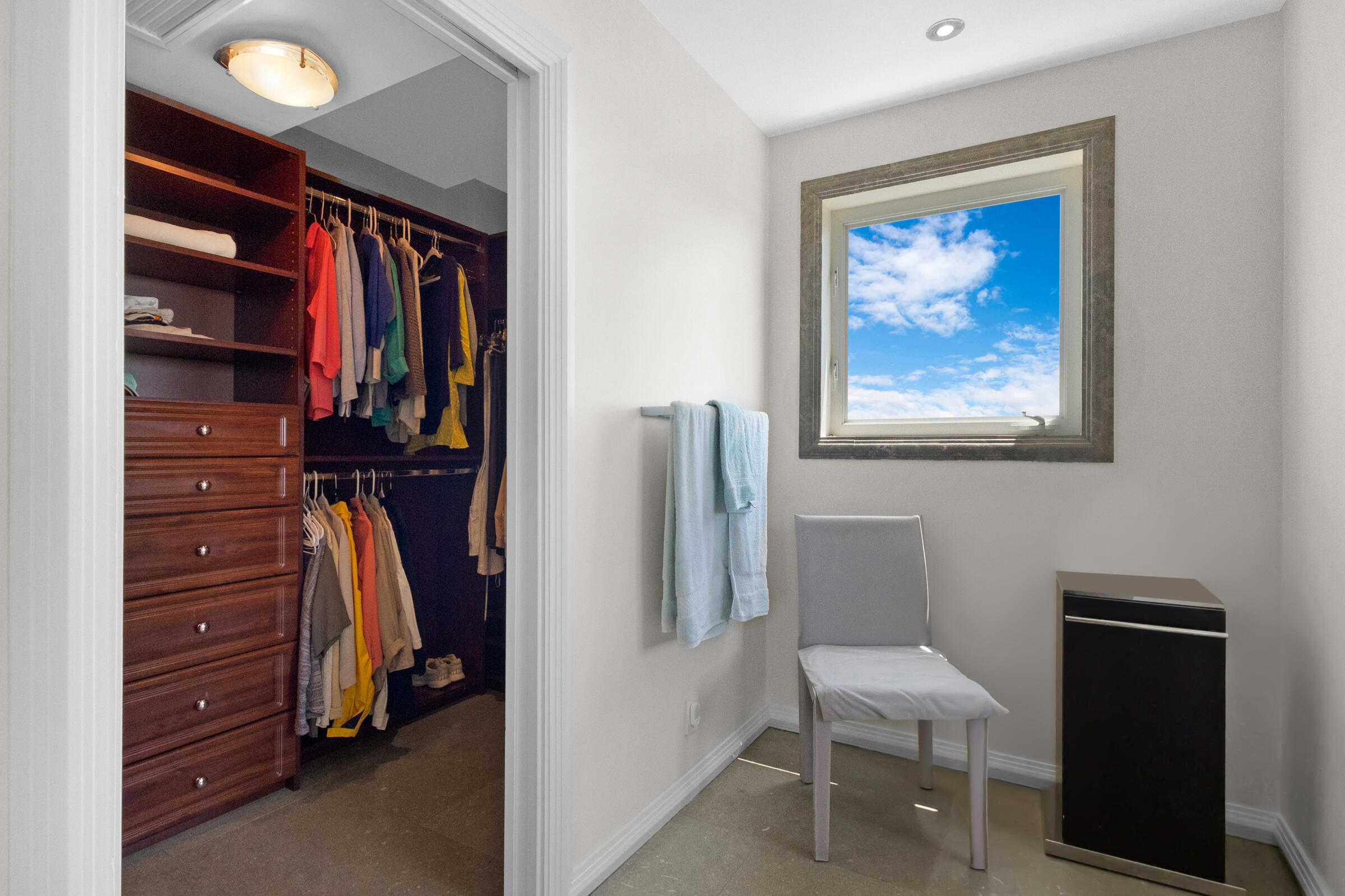 FOUR SEASONS CONDO - Residential