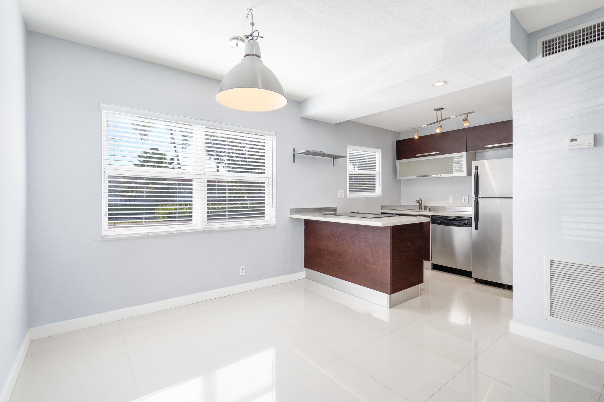 LAS OLAS PARK CORR PLAT - Residential Lease