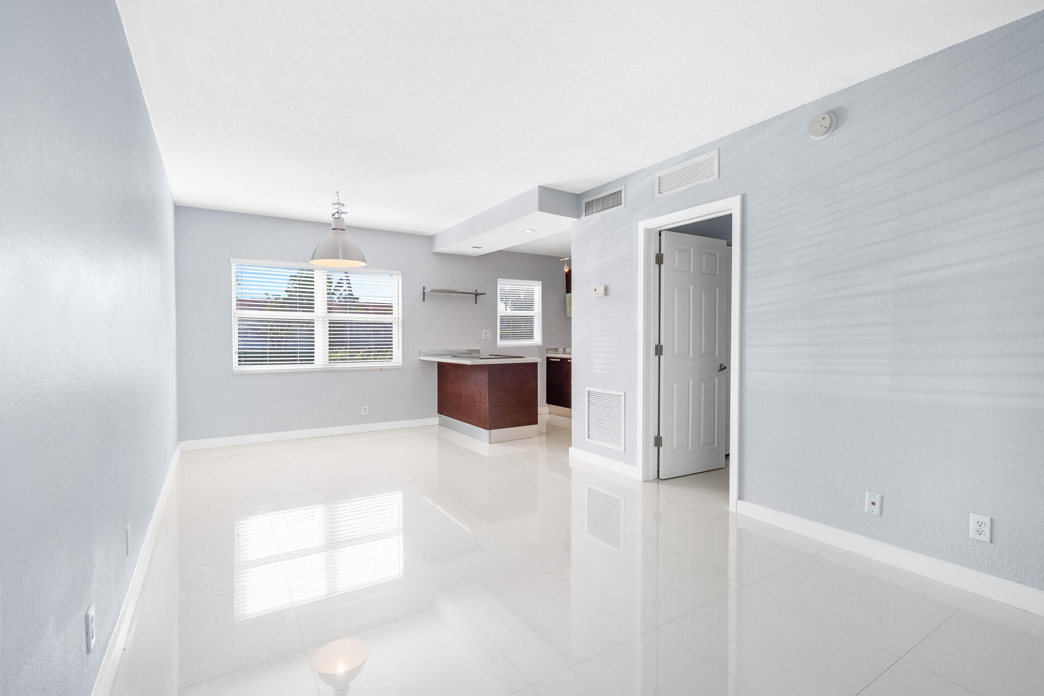 LAS OLAS PARK CORR PLAT - Residential Lease