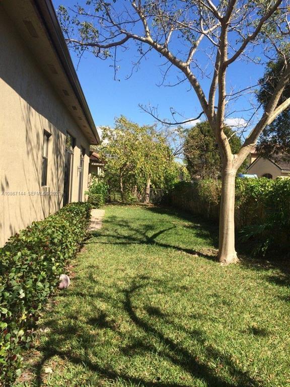 HARBOUR LAKES ESTATES - Residential