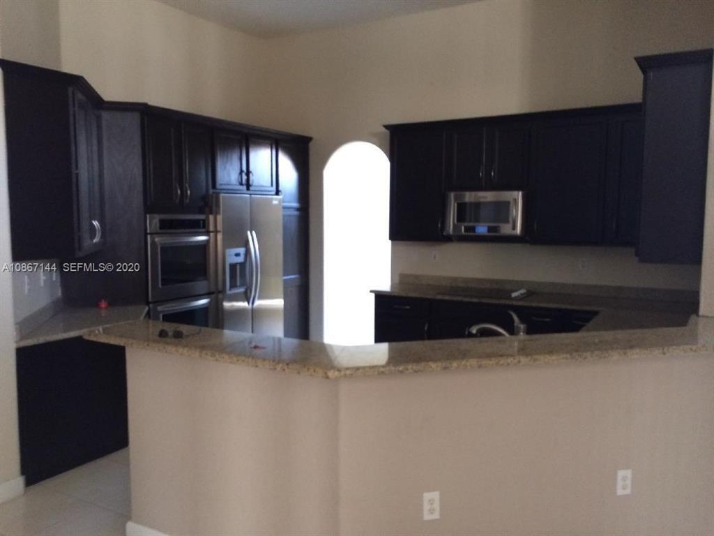 HARBOUR LAKES ESTATES - Residential