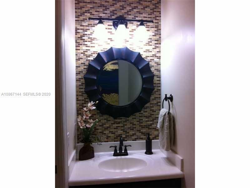 HARBOUR LAKES ESTATES - Residential