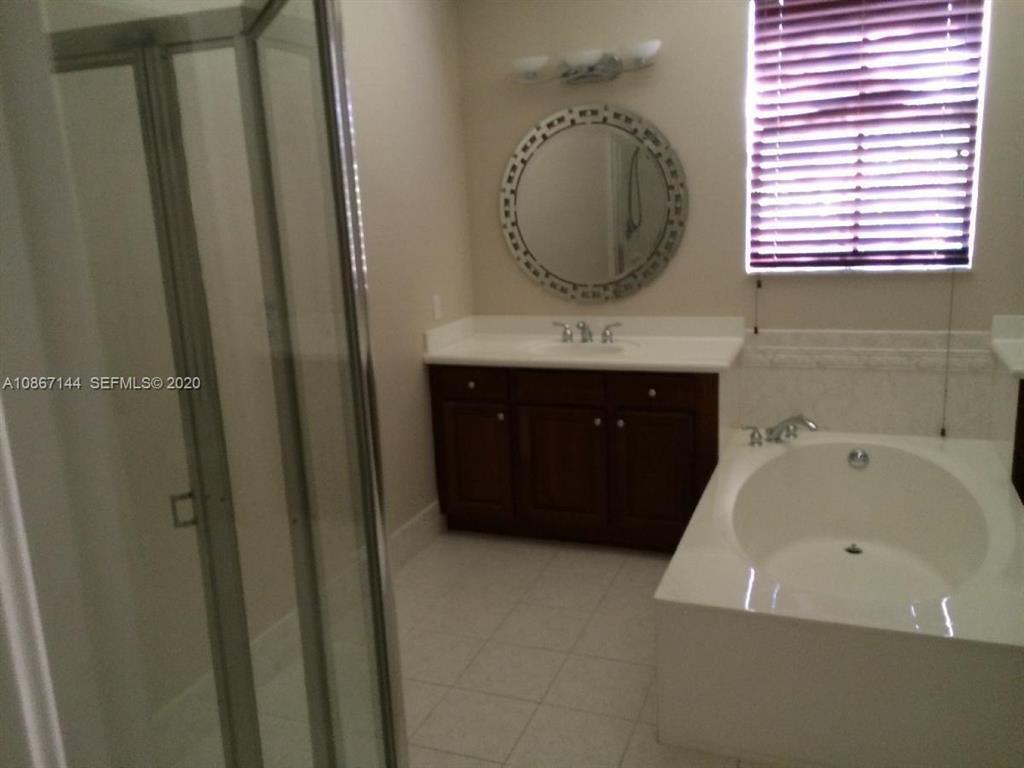 HARBOUR LAKES ESTATES - Residential