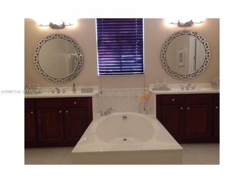 HARBOUR LAKES ESTATES - Residential