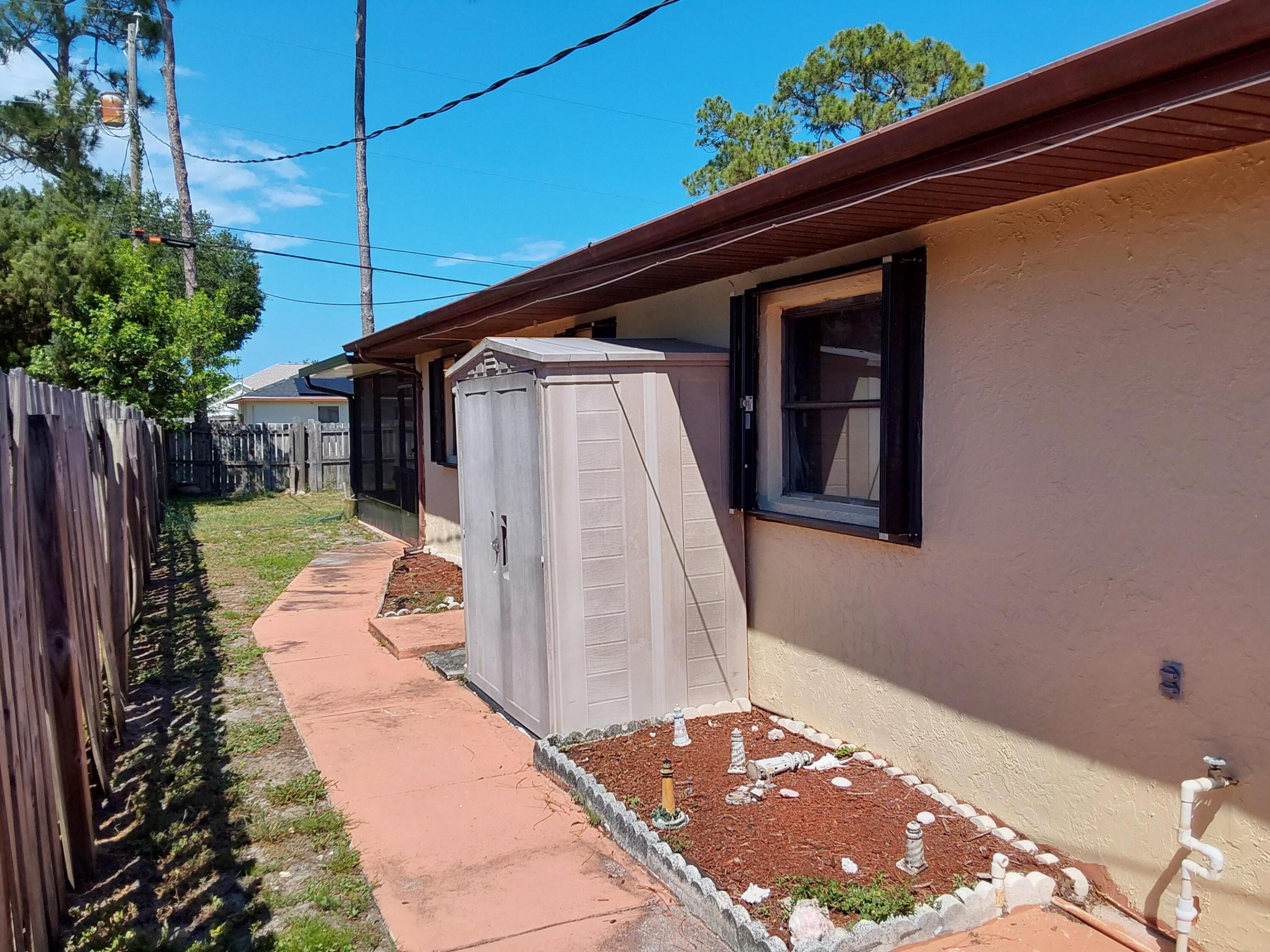 PORT ST LUCIE SECTION 3 - Residential