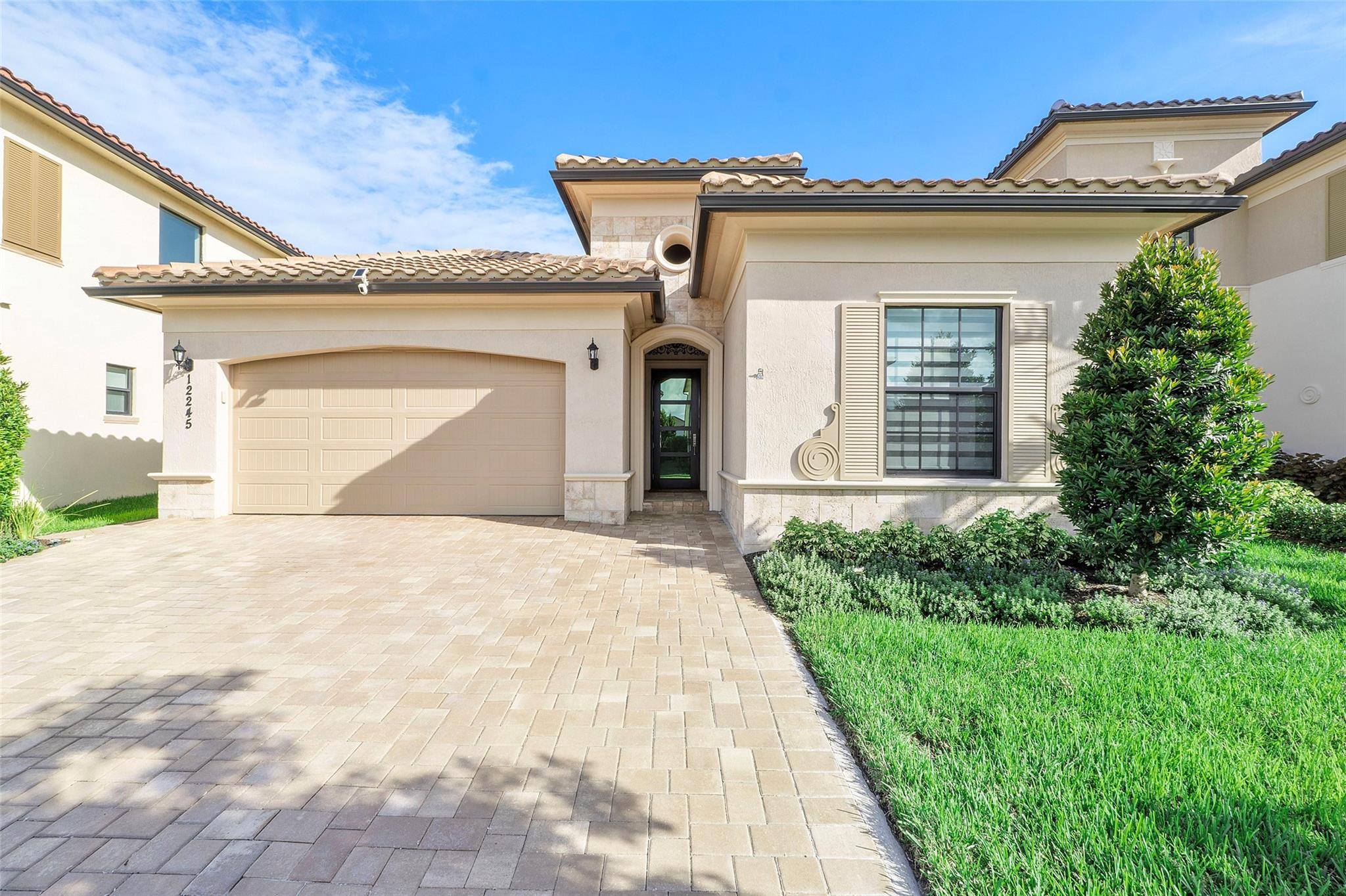 PARKLAND BAY - Residential