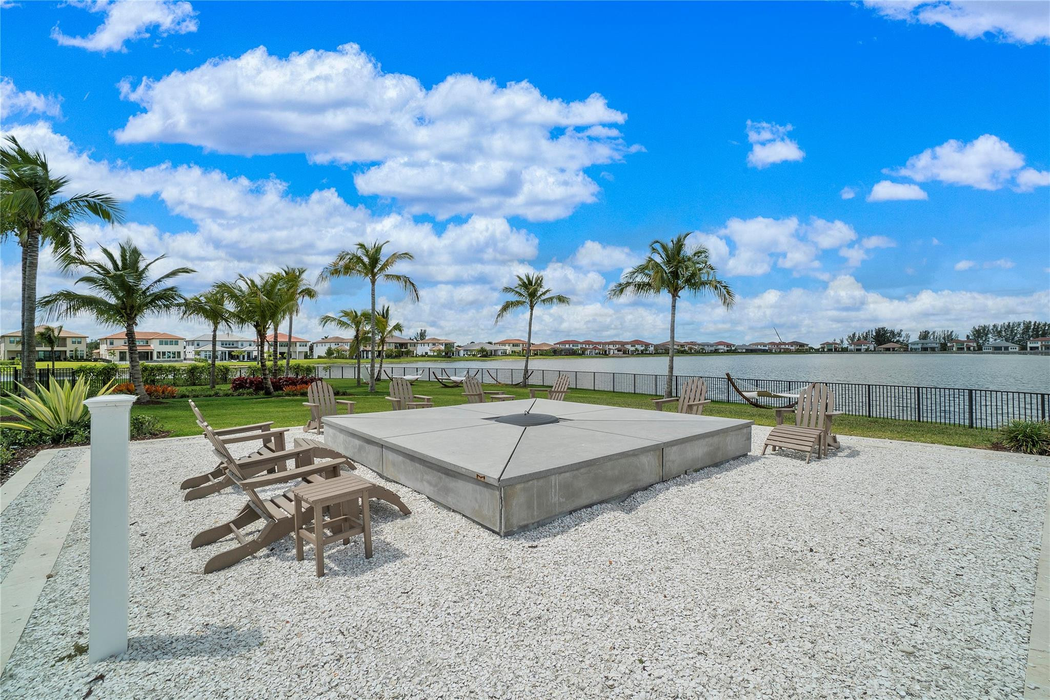 PARKLAND BAY - Residential