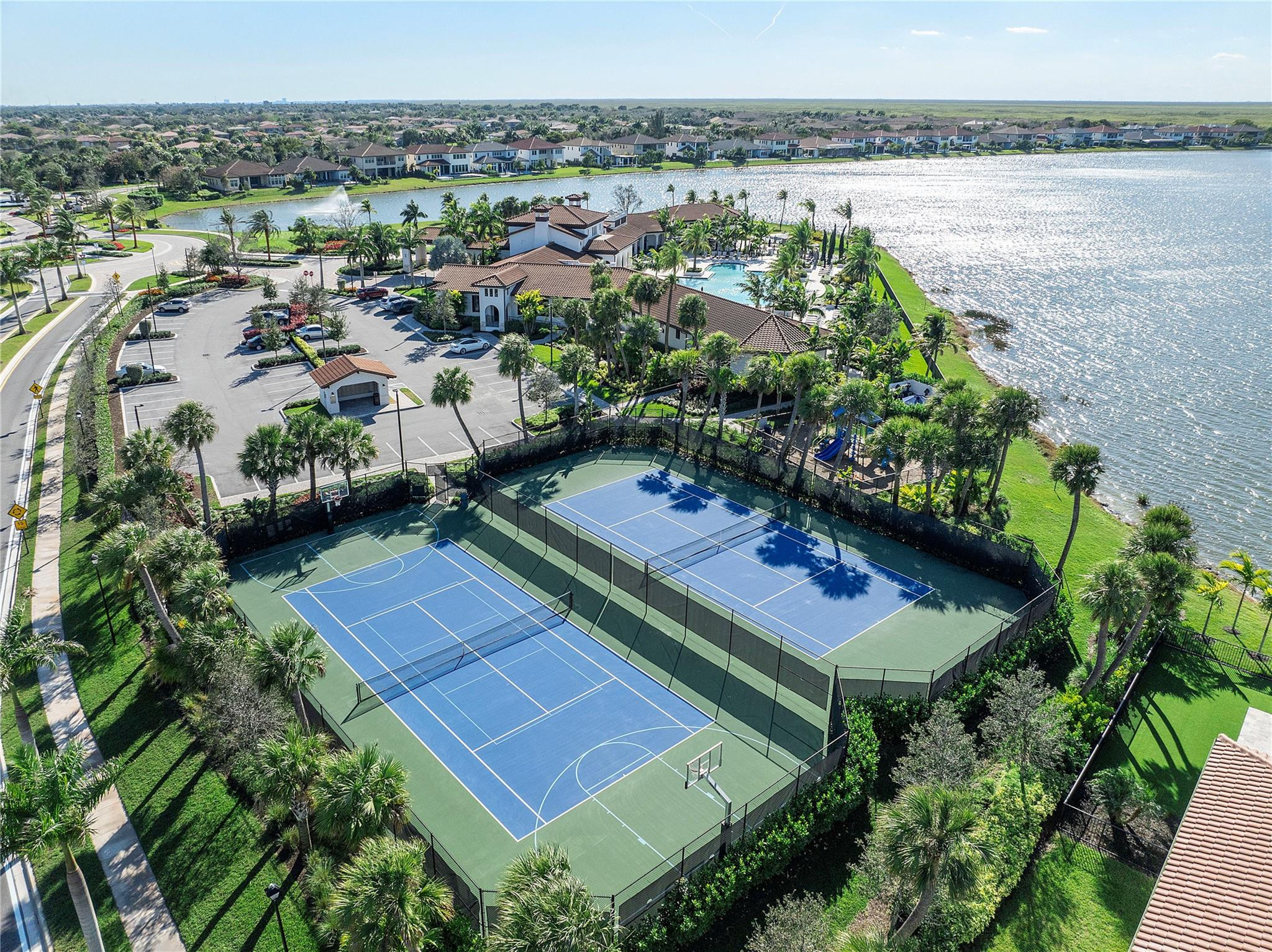 PARKLAND BAY - Residential