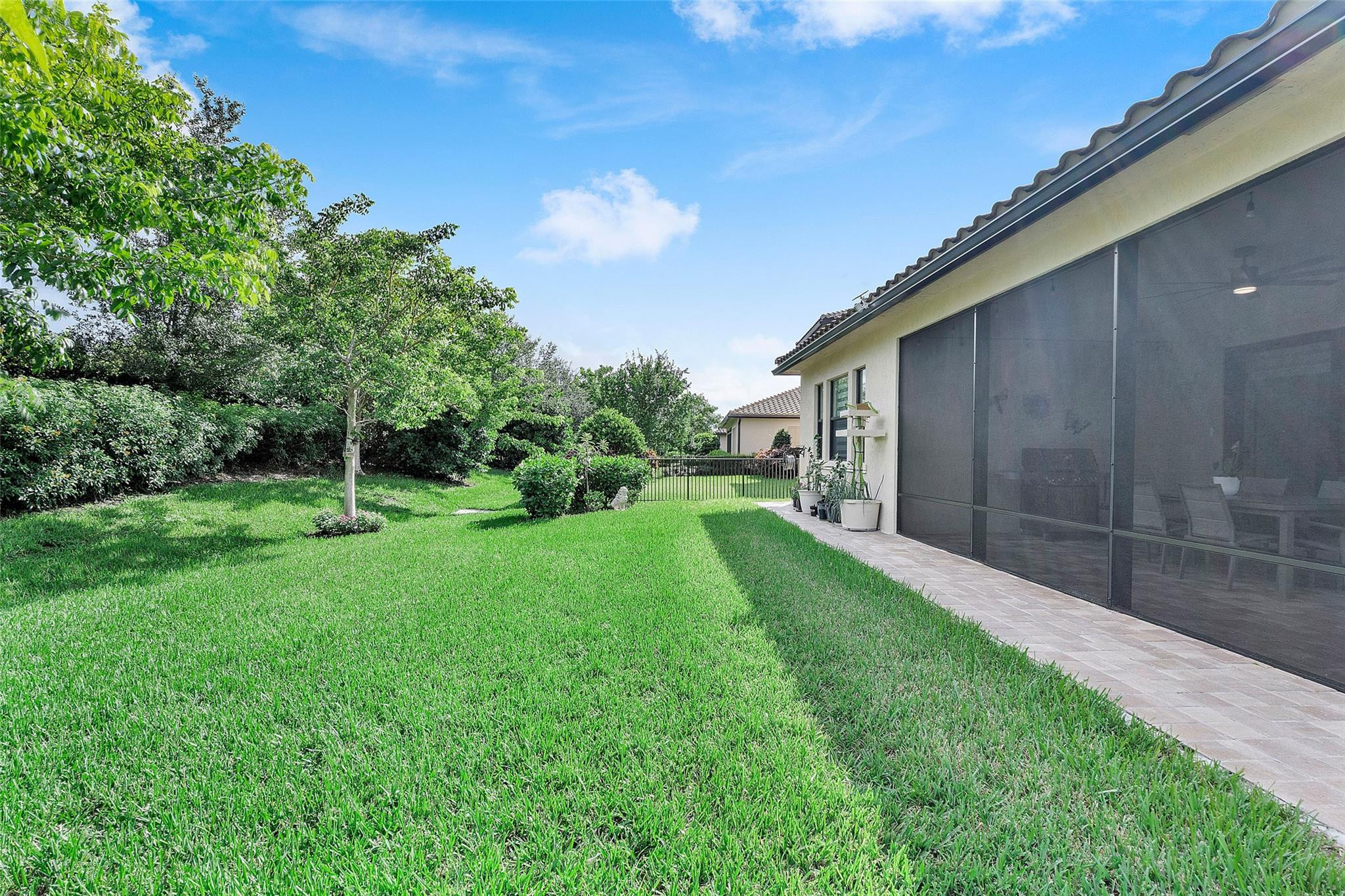 PARKLAND BAY - Residential