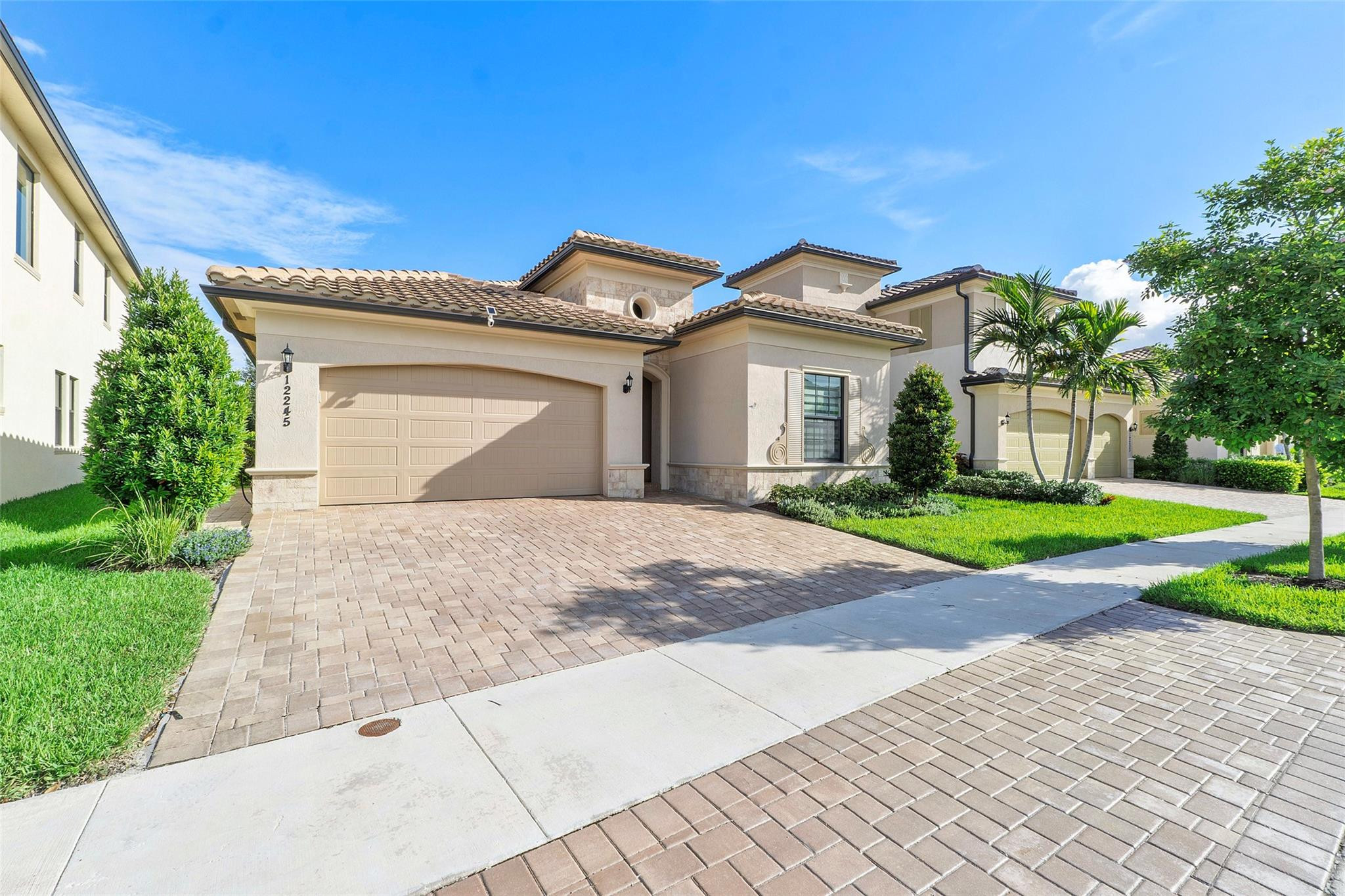 PARKLAND BAY - Residential