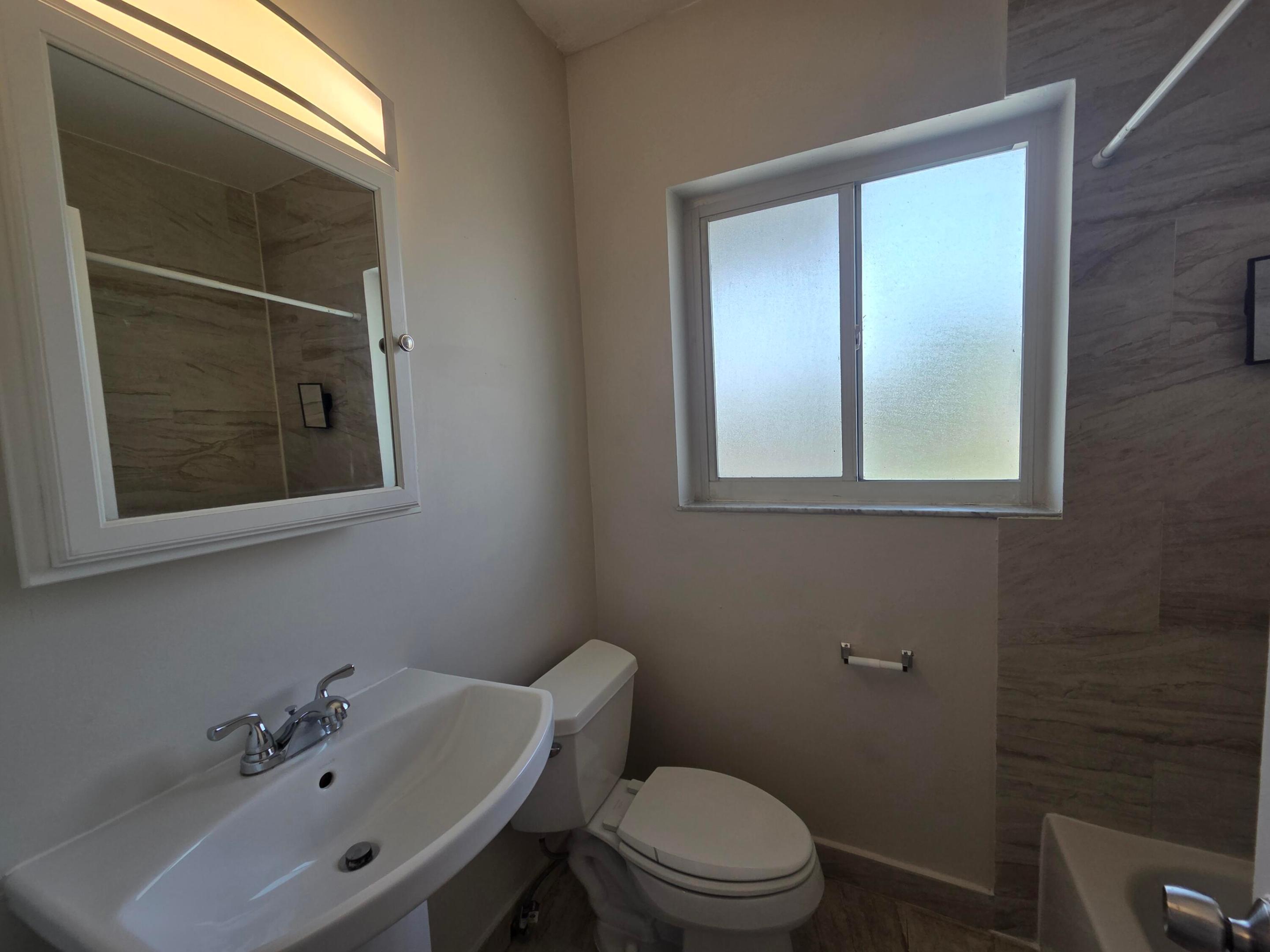 VICTORIA BREEZES CONDO - Residential Lease