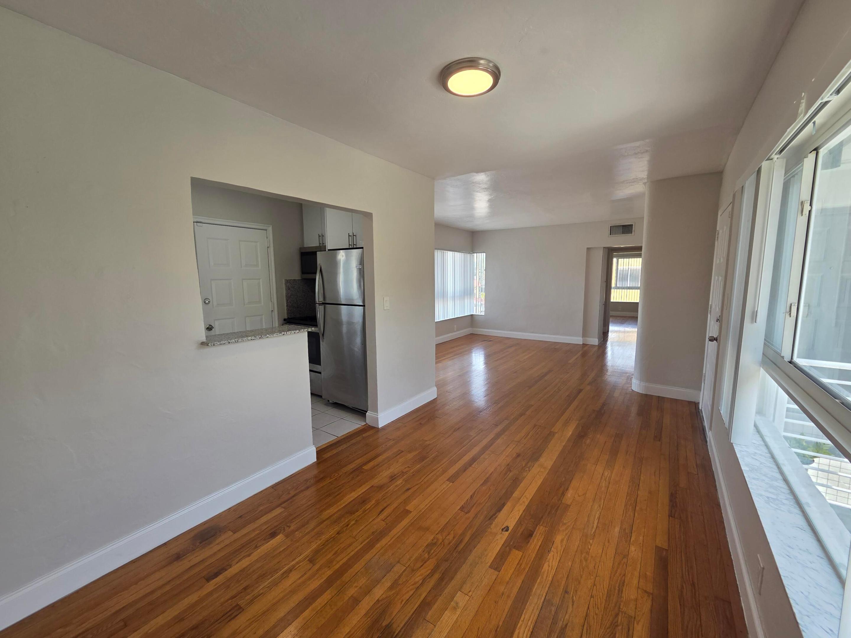 VICTORIA BREEZES CONDO - Residential Lease