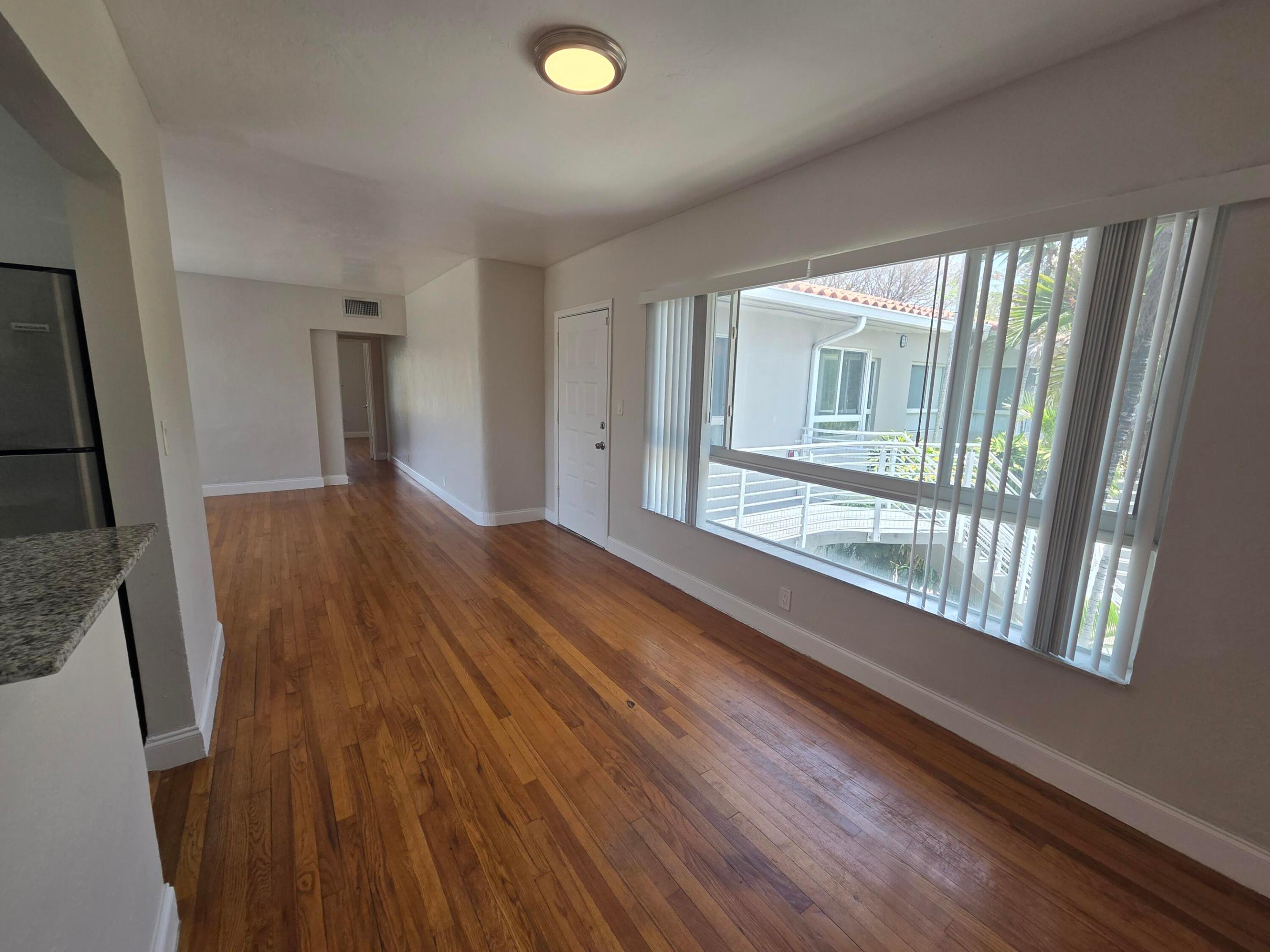 VICTORIA BREEZES CONDO - Residential Lease