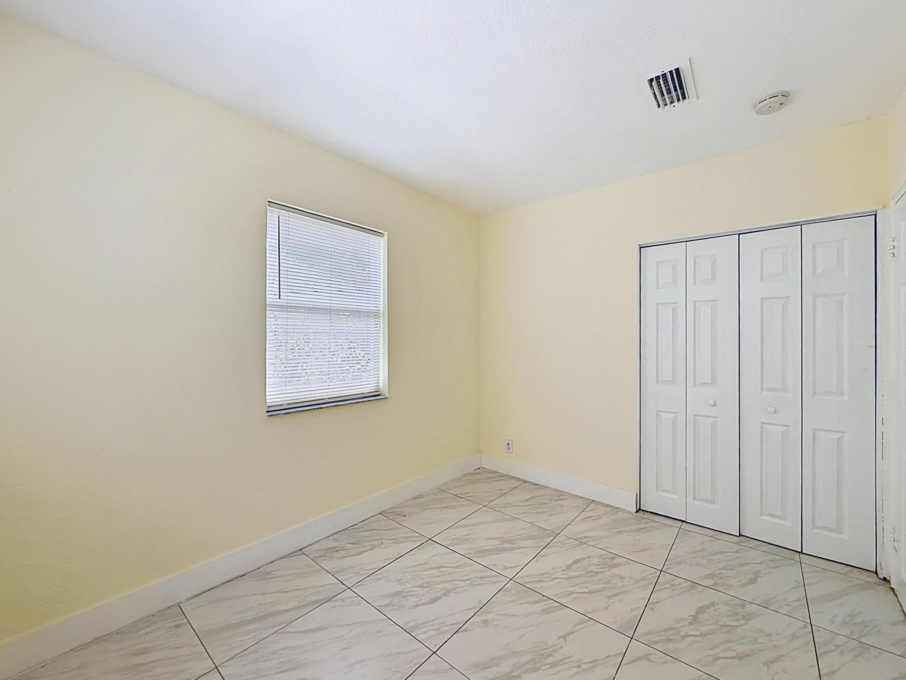 HOLLYWOOD - Residential Lease