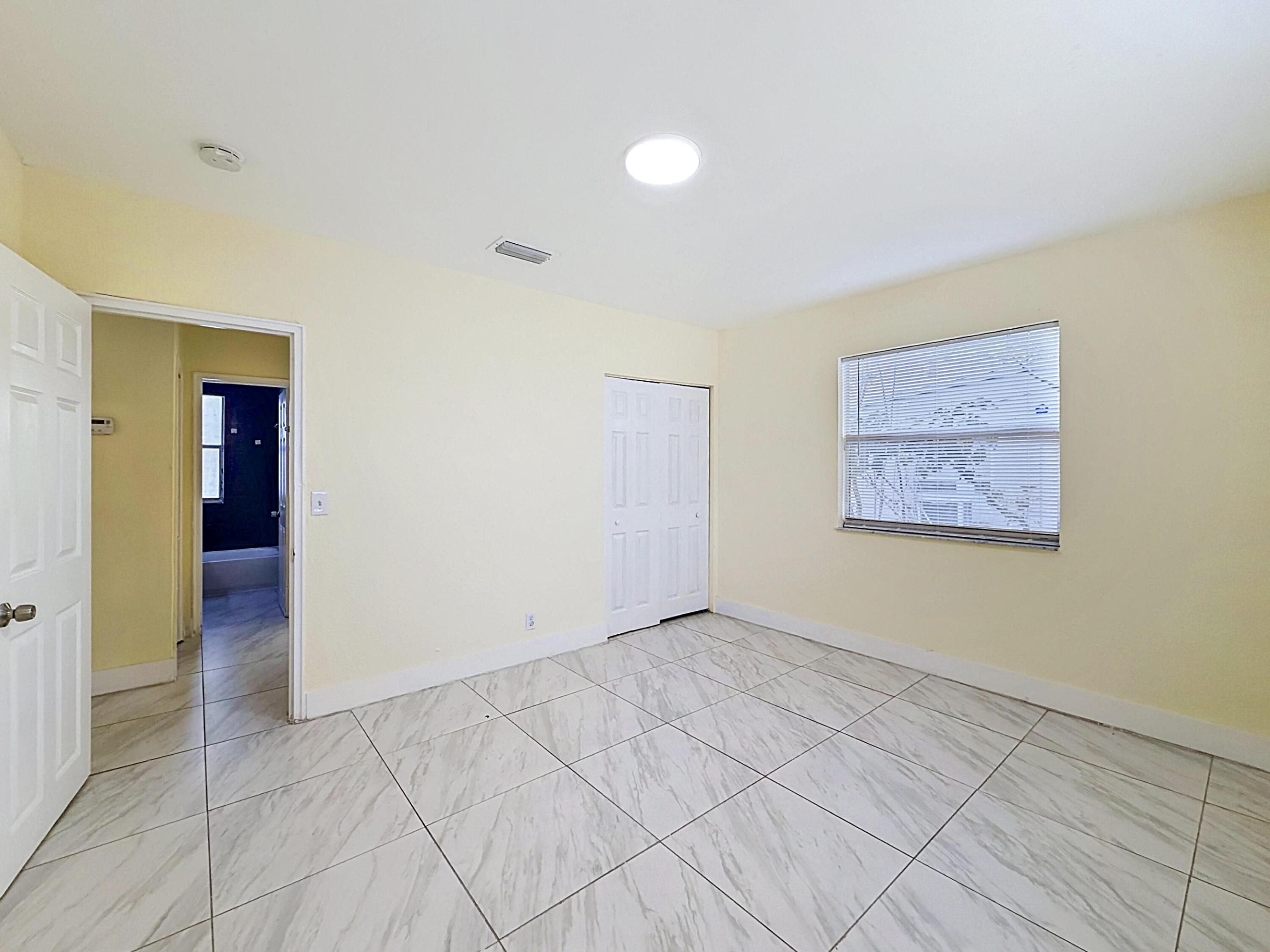 HOLLYWOOD - Residential Lease