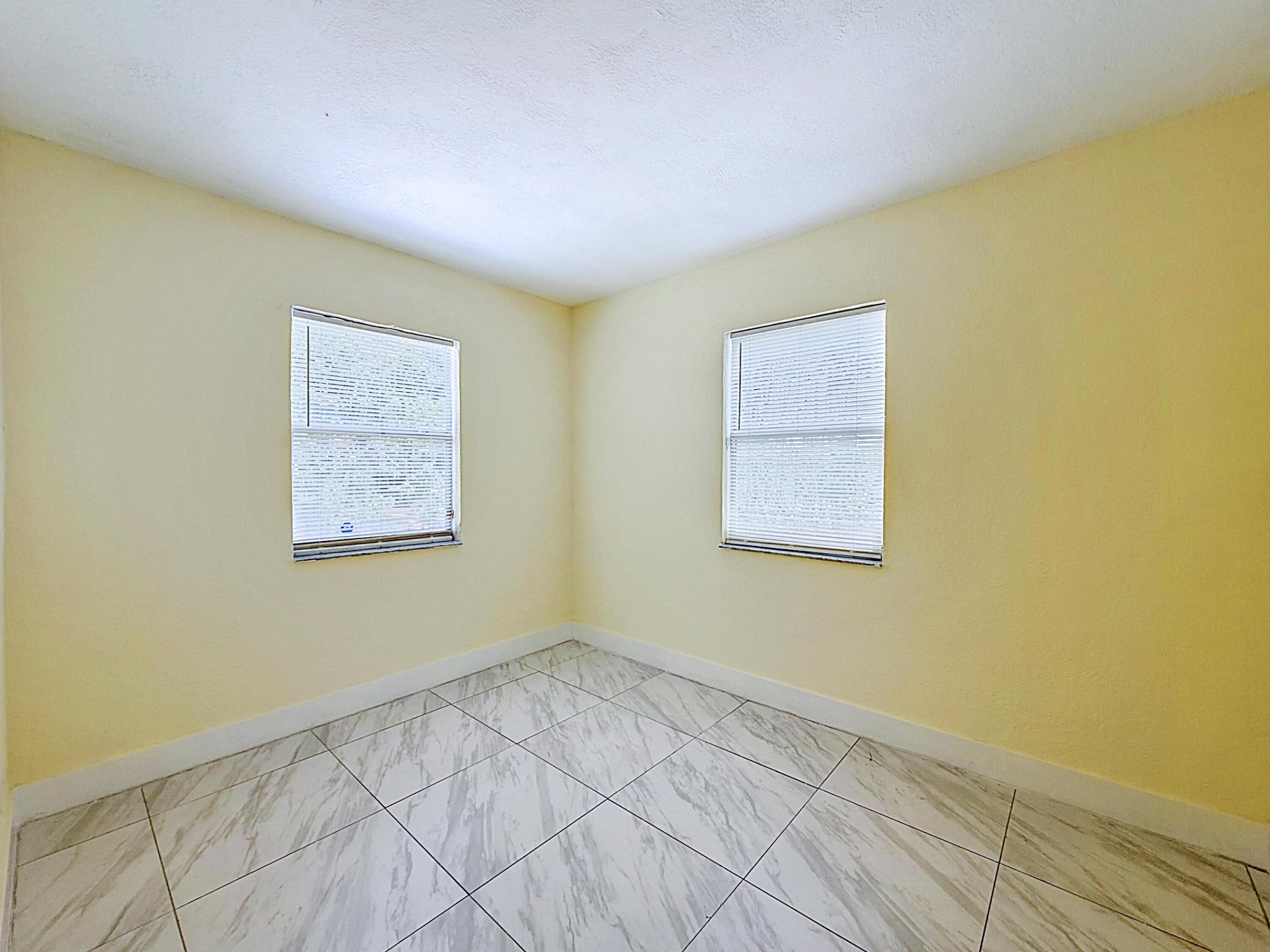 HOLLYWOOD - Residential Lease
