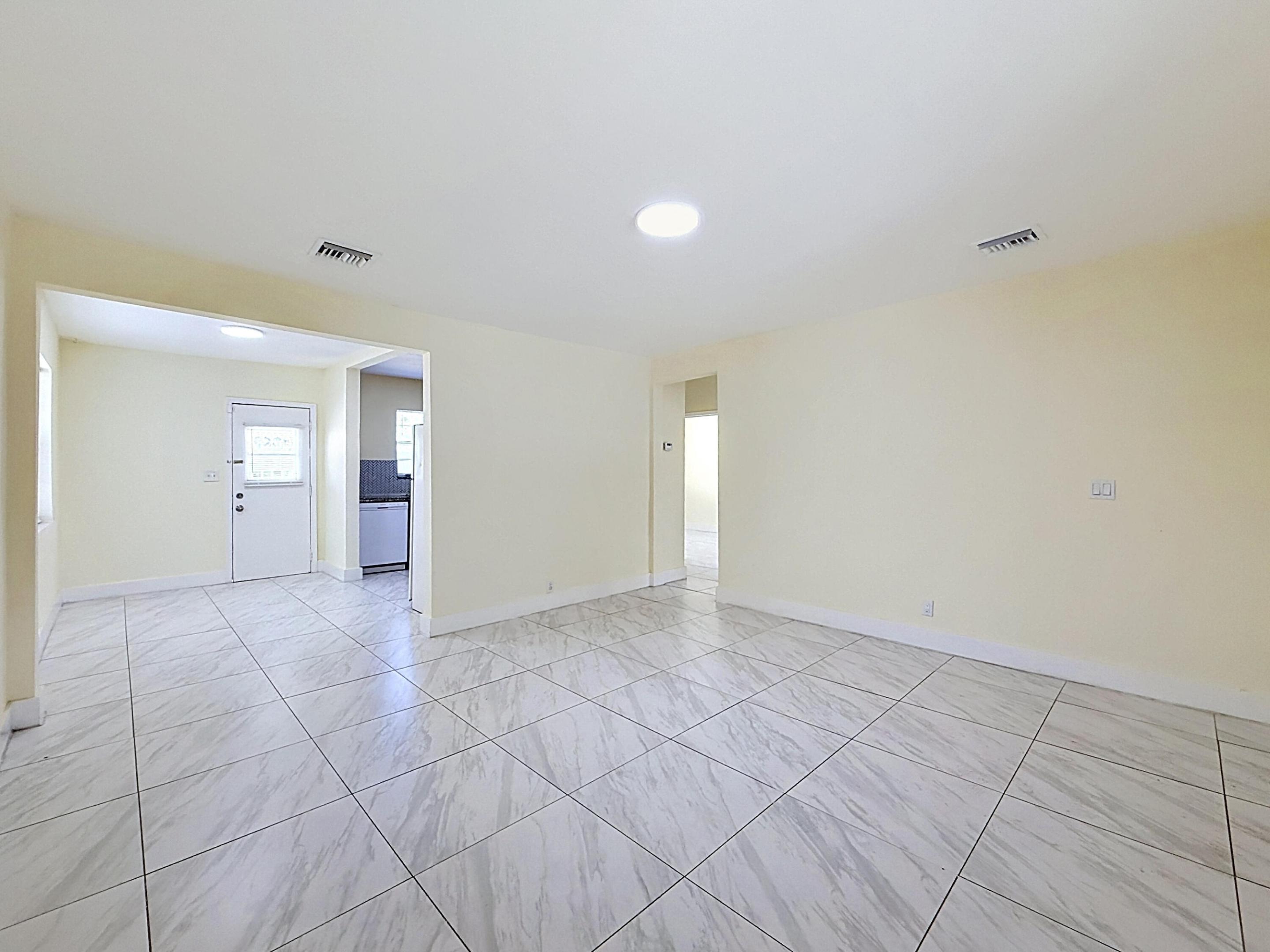 HOLLYWOOD - Residential Lease